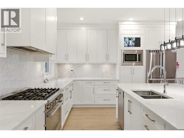 647 DEANS DRIVE, Kelowna 5
