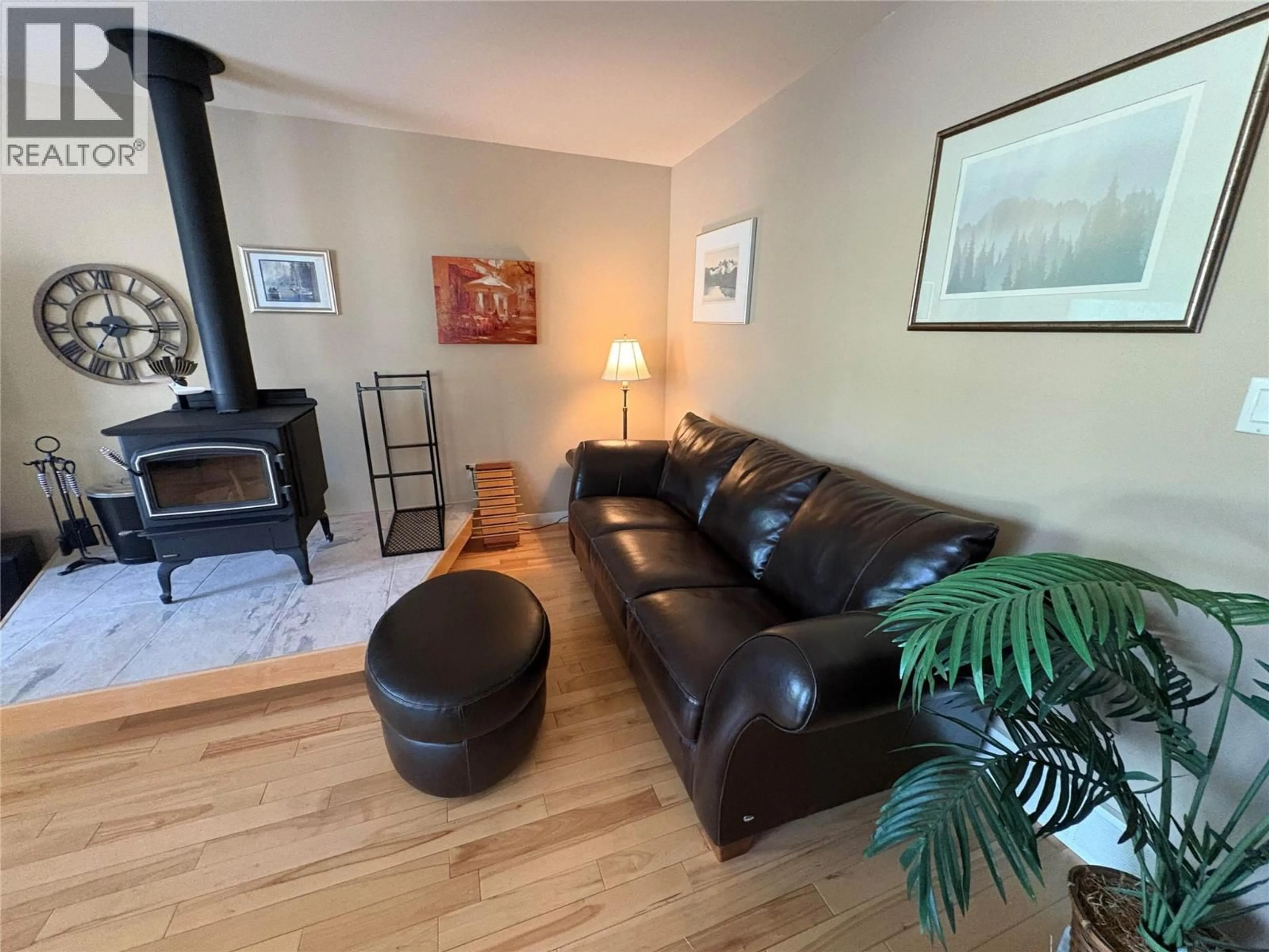 Living room with furniture, unknown for 6940 CABERNET PLACE, Oliver British Columbia V0H1T4
