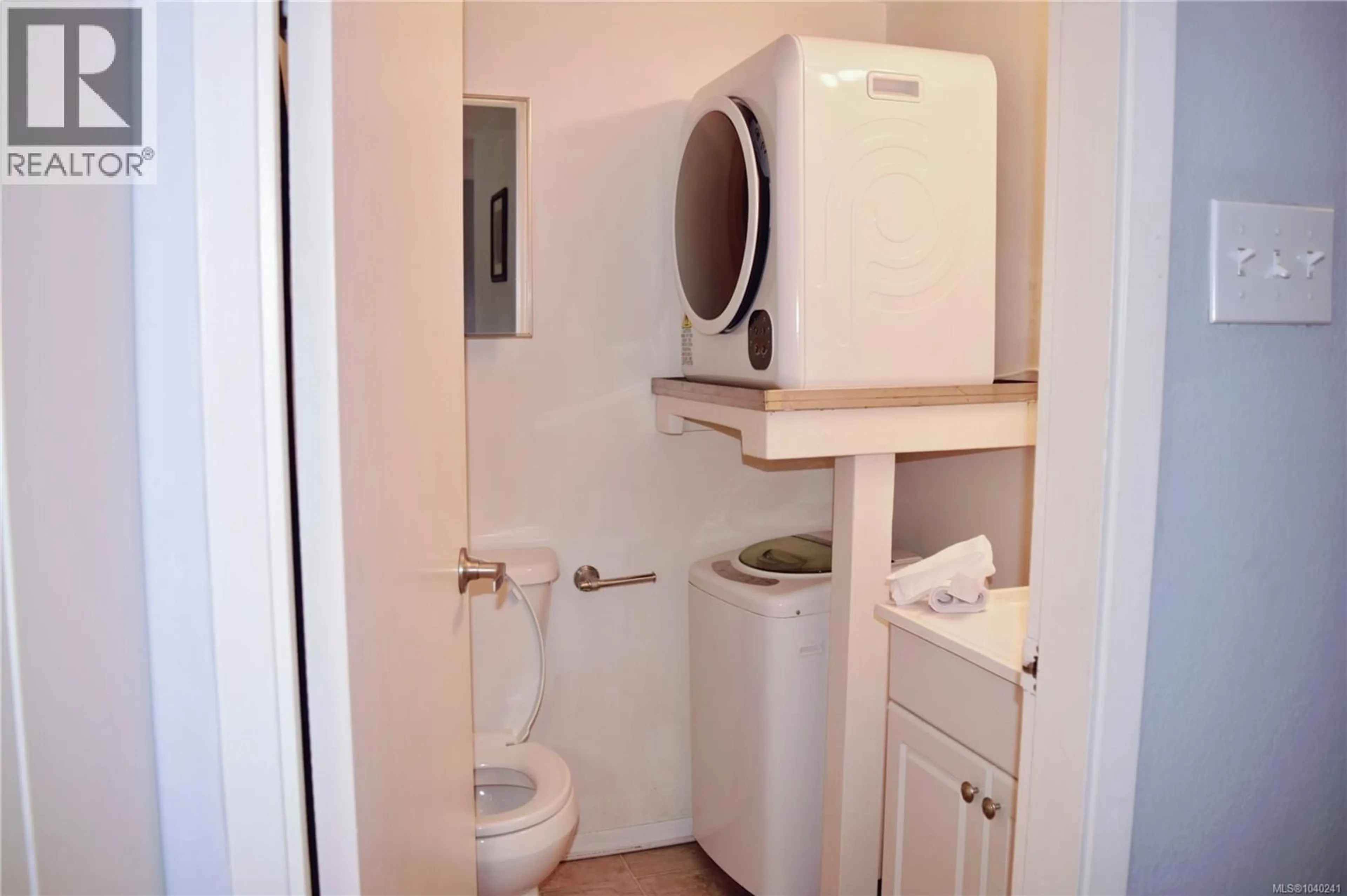 Standard bathroom, unknown for 101 - 1870 MCKENZIE AVENUE, Saanich British Columbia V8N4X3