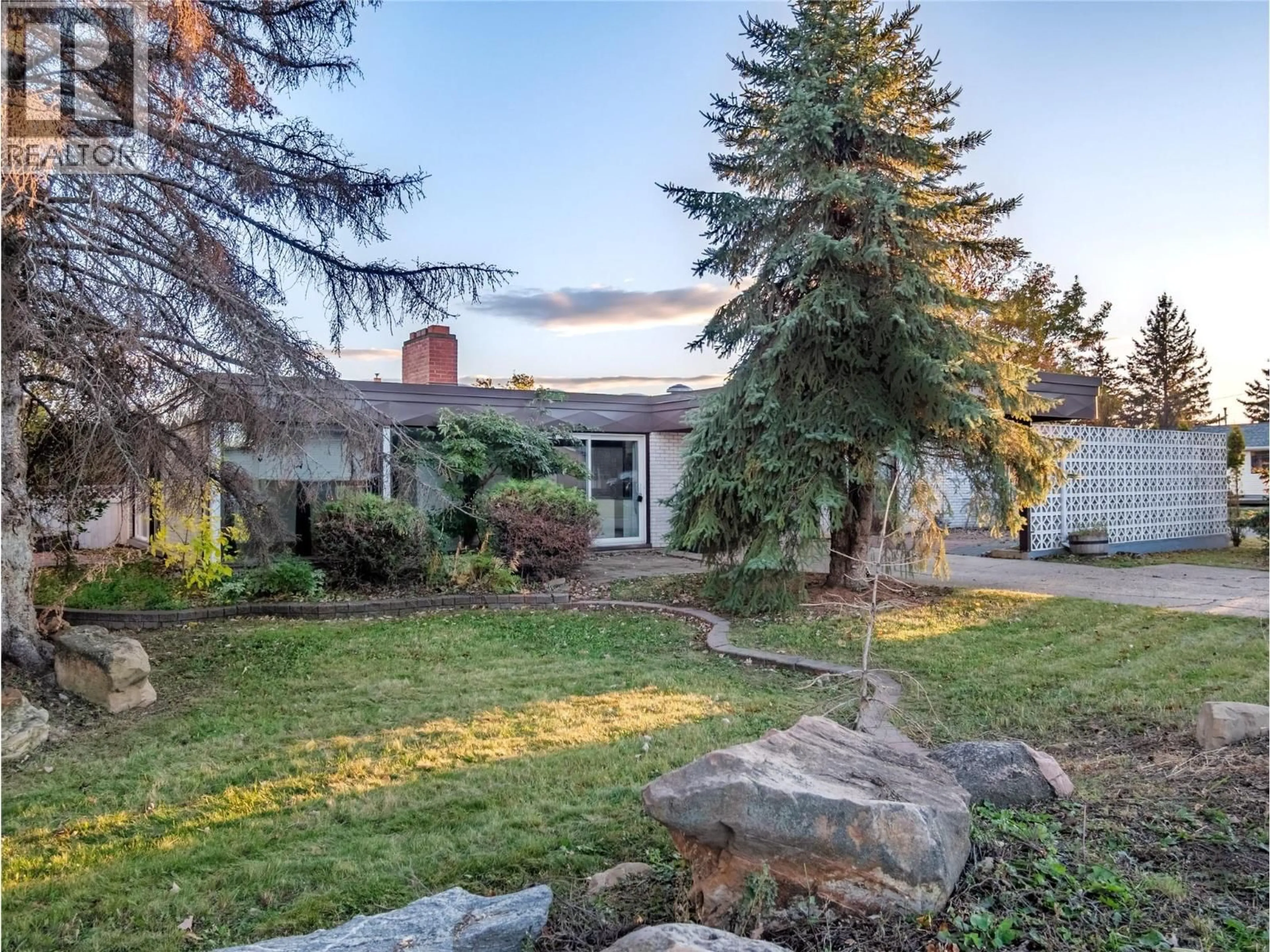 A pic from outside/outdoor area/front of a property/back of a property/a pic from drone, street for 9200 13 STREET, Dawson Creek British Columbia V1G3V8