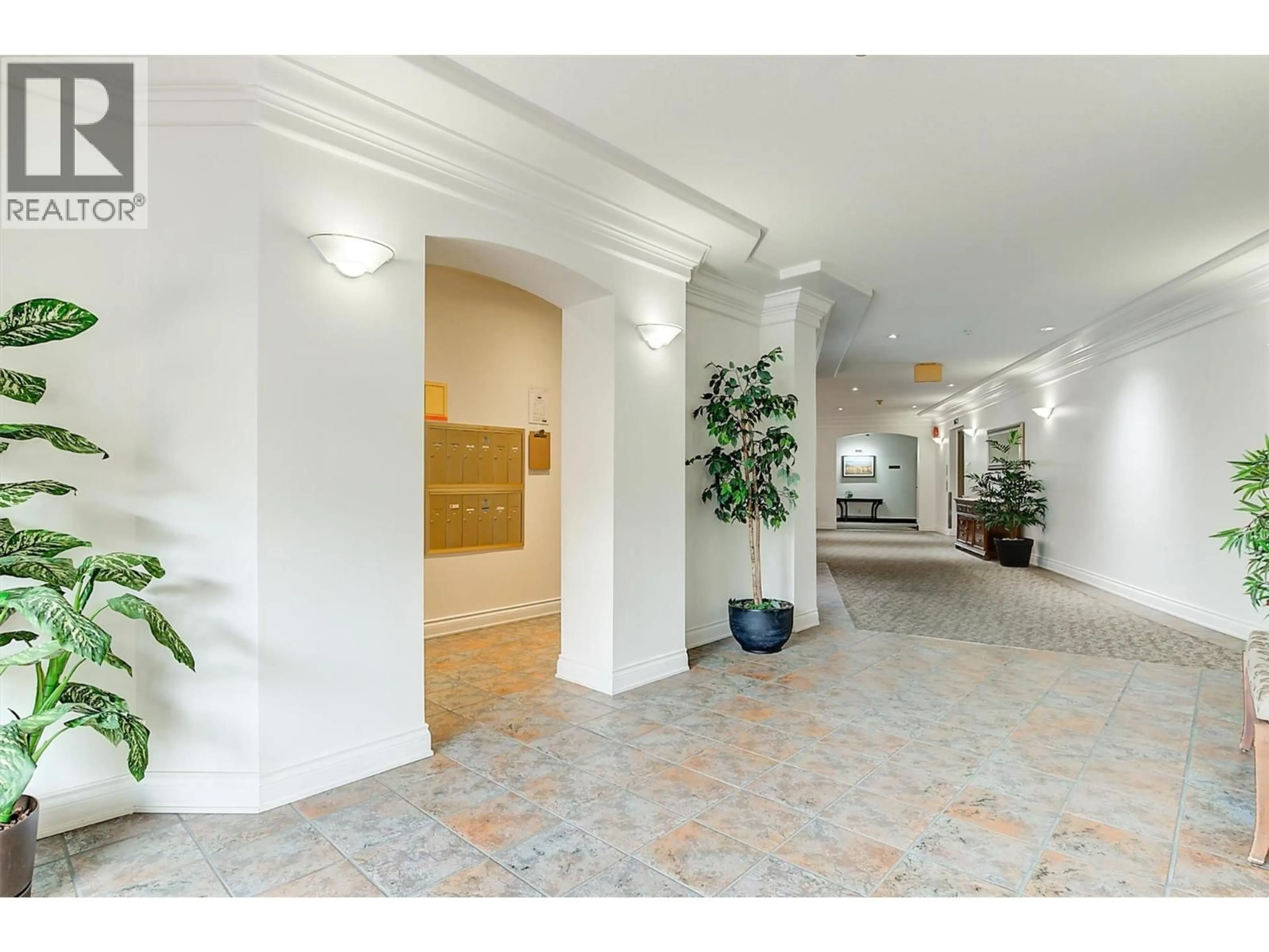 Indoor foyer for 413 - 1964 ENTERPRISE WAY, Kelowna British Columbia V1Y9S7