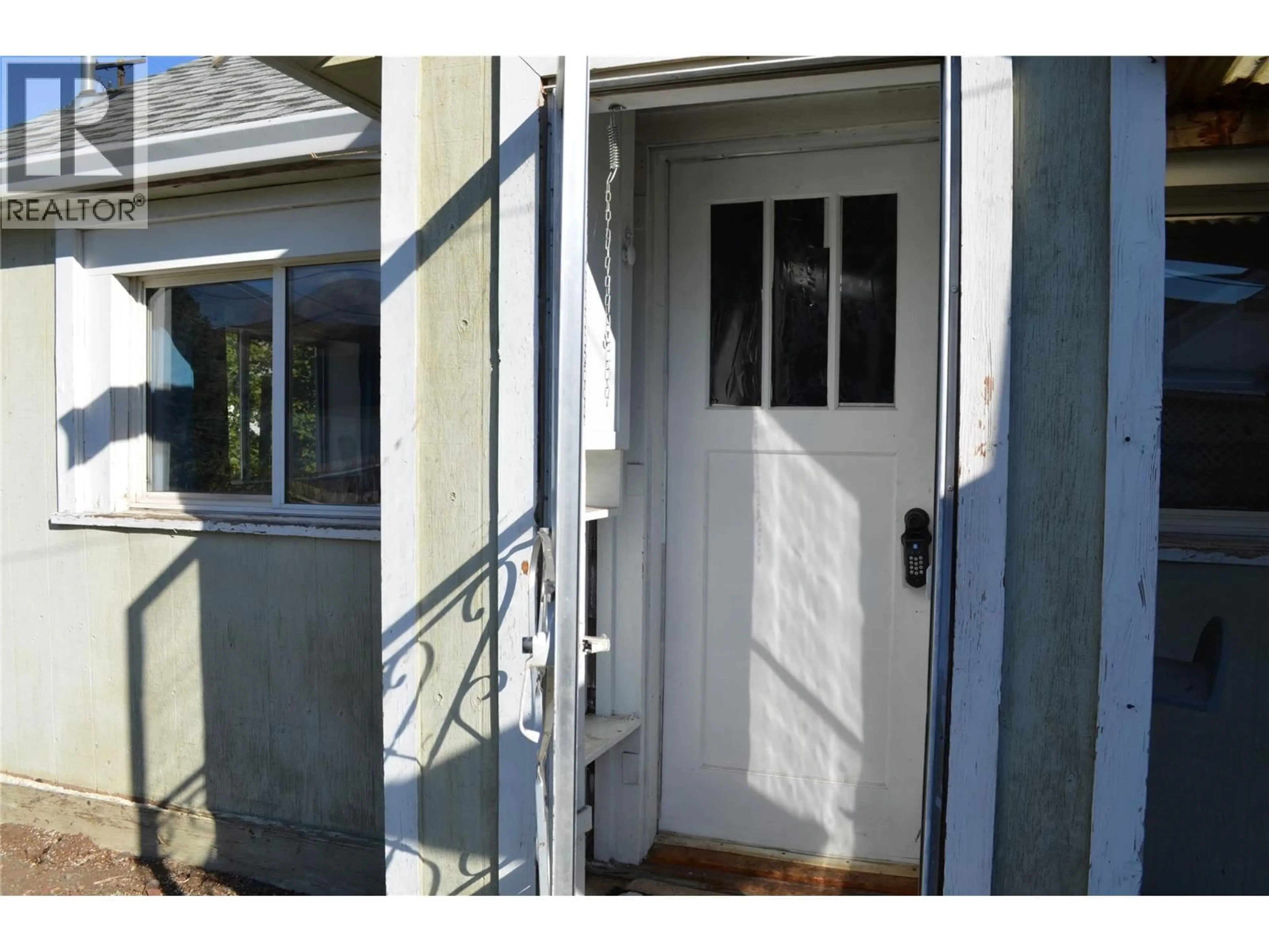 Indoor entryway for 310 BANCROFT STREET, Ashcroft British Columbia V0K1A0