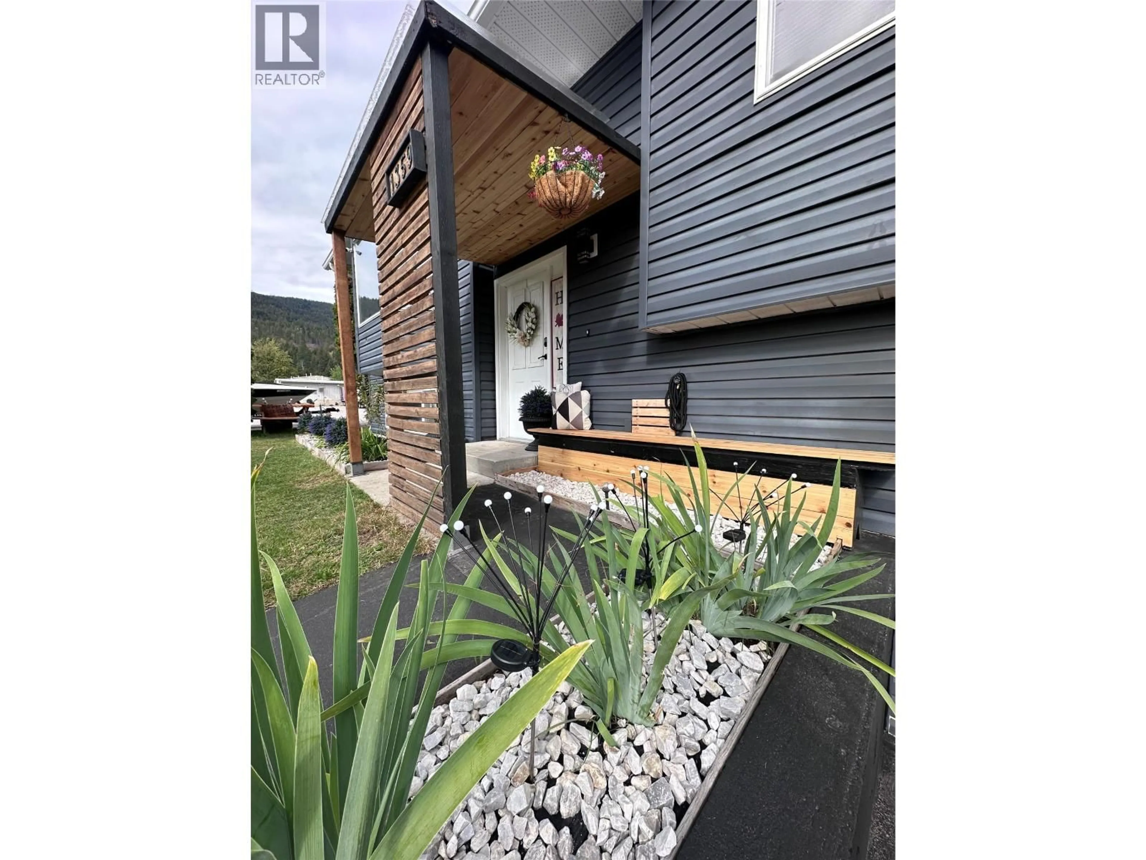 Unknown for 1359 GROSVENOR PLACE, Castlegar British Columbia V1N3X8