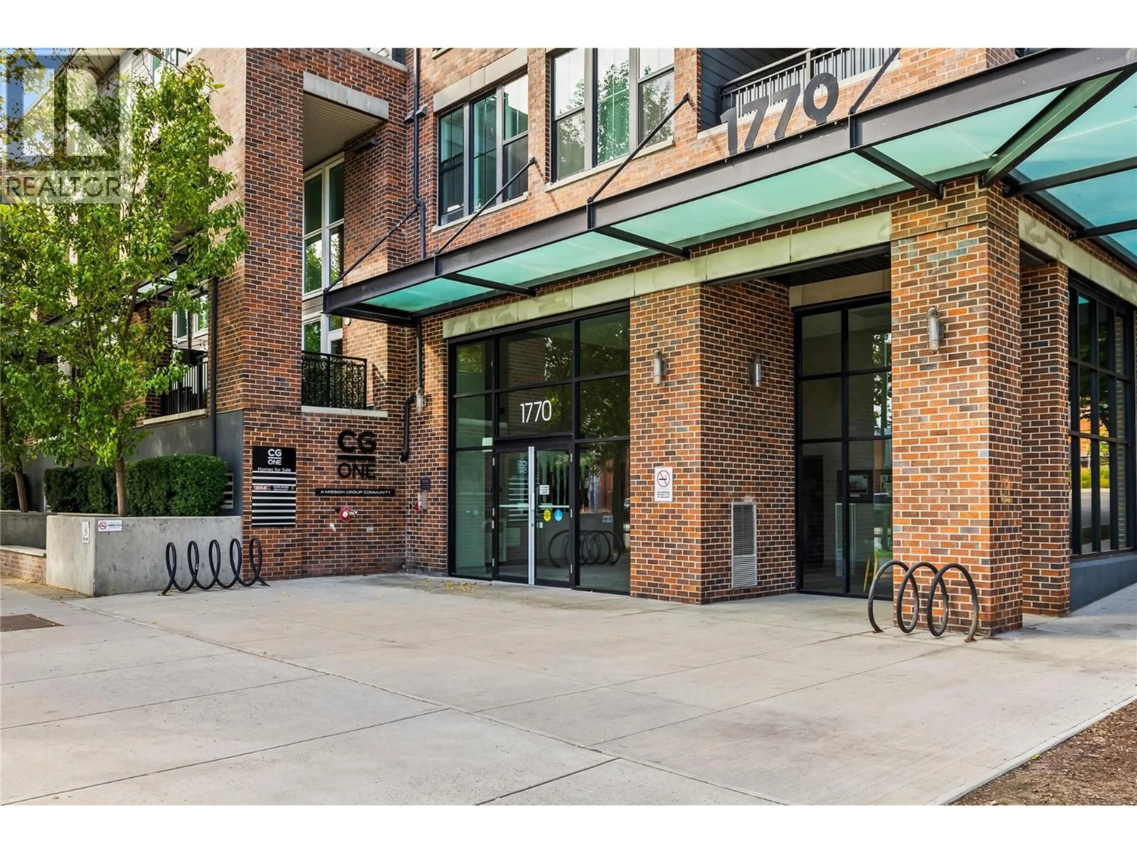 Indoor foyer for PH 18 - 1770 RICHTER STREET, Kelowna British Columbia V1Y0E6
