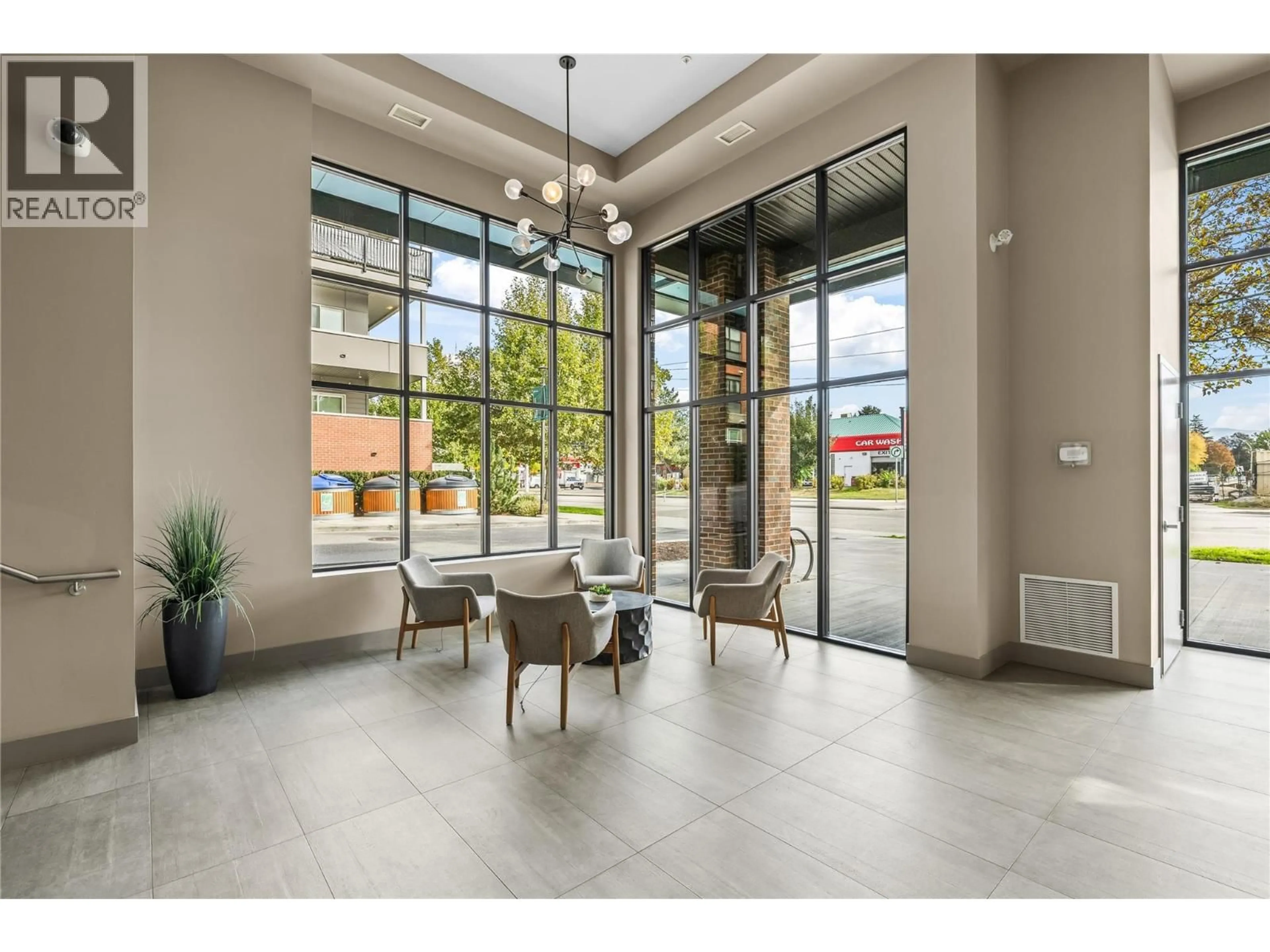 Indoor foyer for PH 18 - 1770 RICHTER STREET, Kelowna British Columbia V1Y0E6