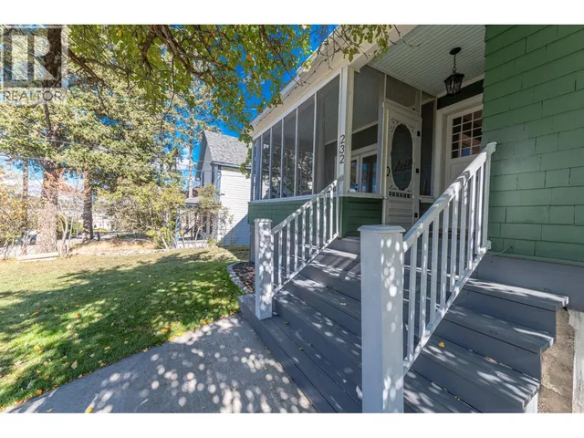 232 10TH AVENUE SOUTH, Cranbrook 2