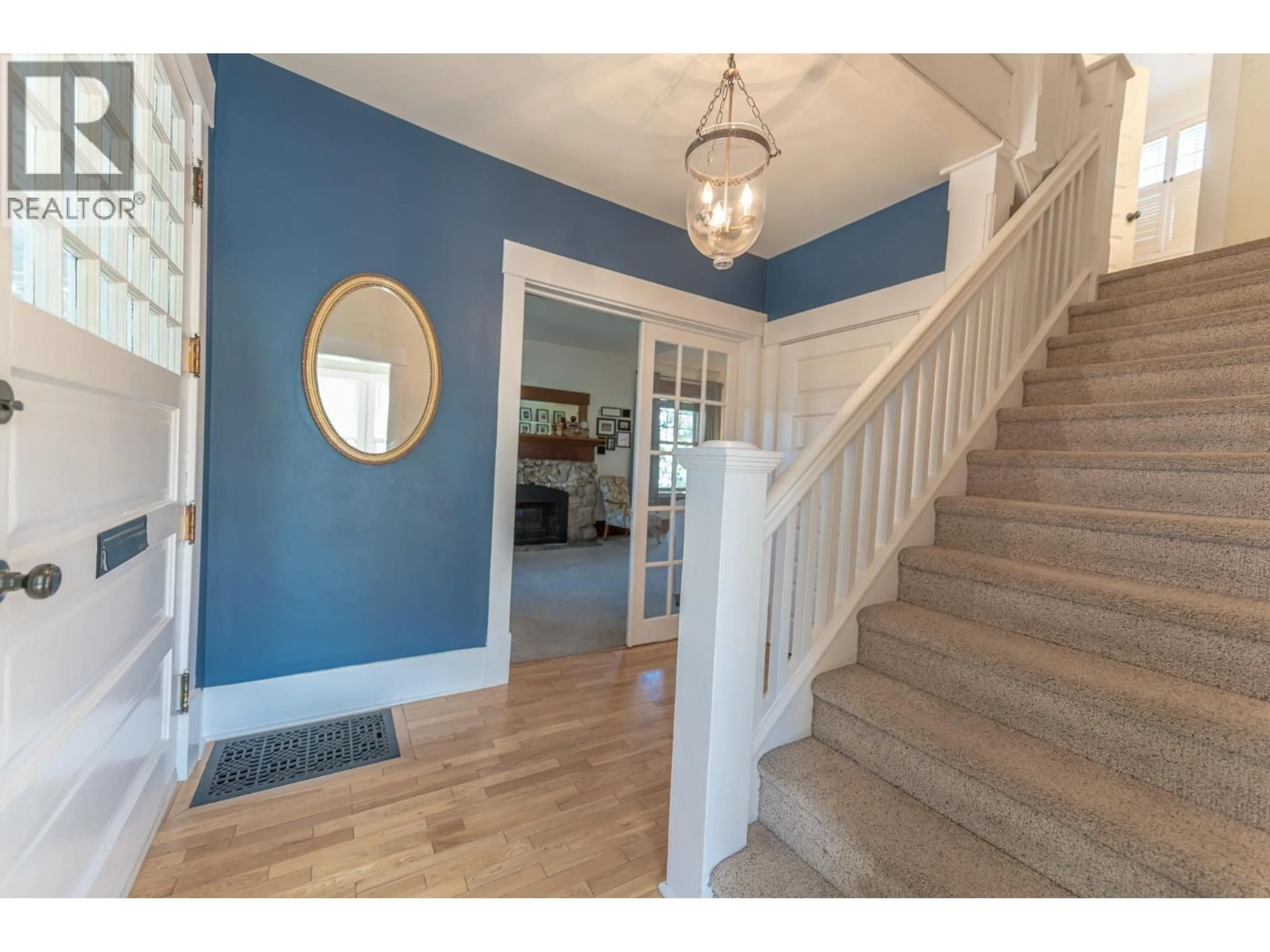 Indoor entryway for 232 10TH S AVENUE, Cranbrook British Columbia V1C2N4