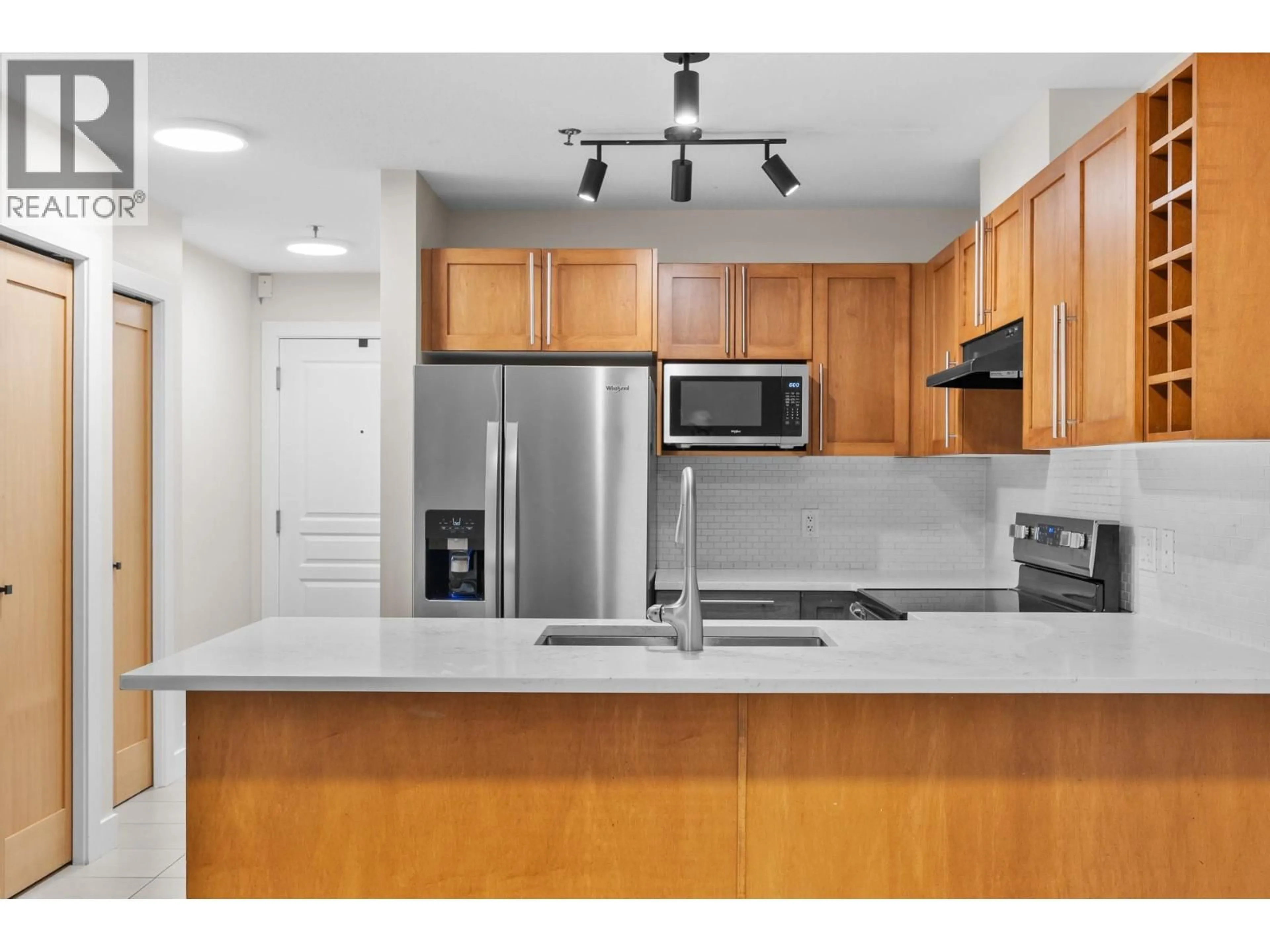 Standard kitchen, unknown for 211 - 1083 SUNSET DRIVE, Kelowna British Columbia V1Y9Z5
