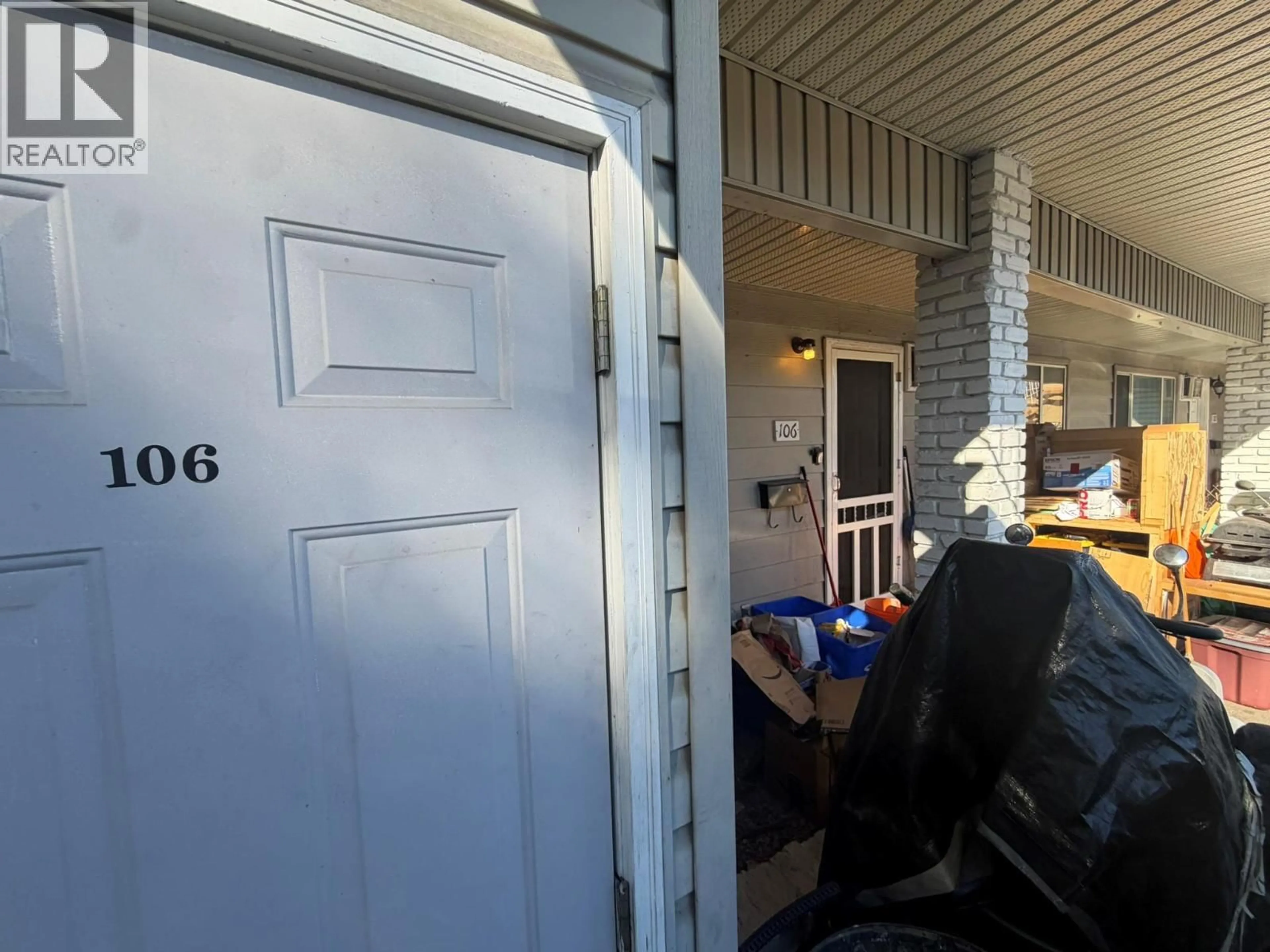 Indoor entryway for 106 - 3712 24 AVENUE, Vernon British Columbia V1T1L9
