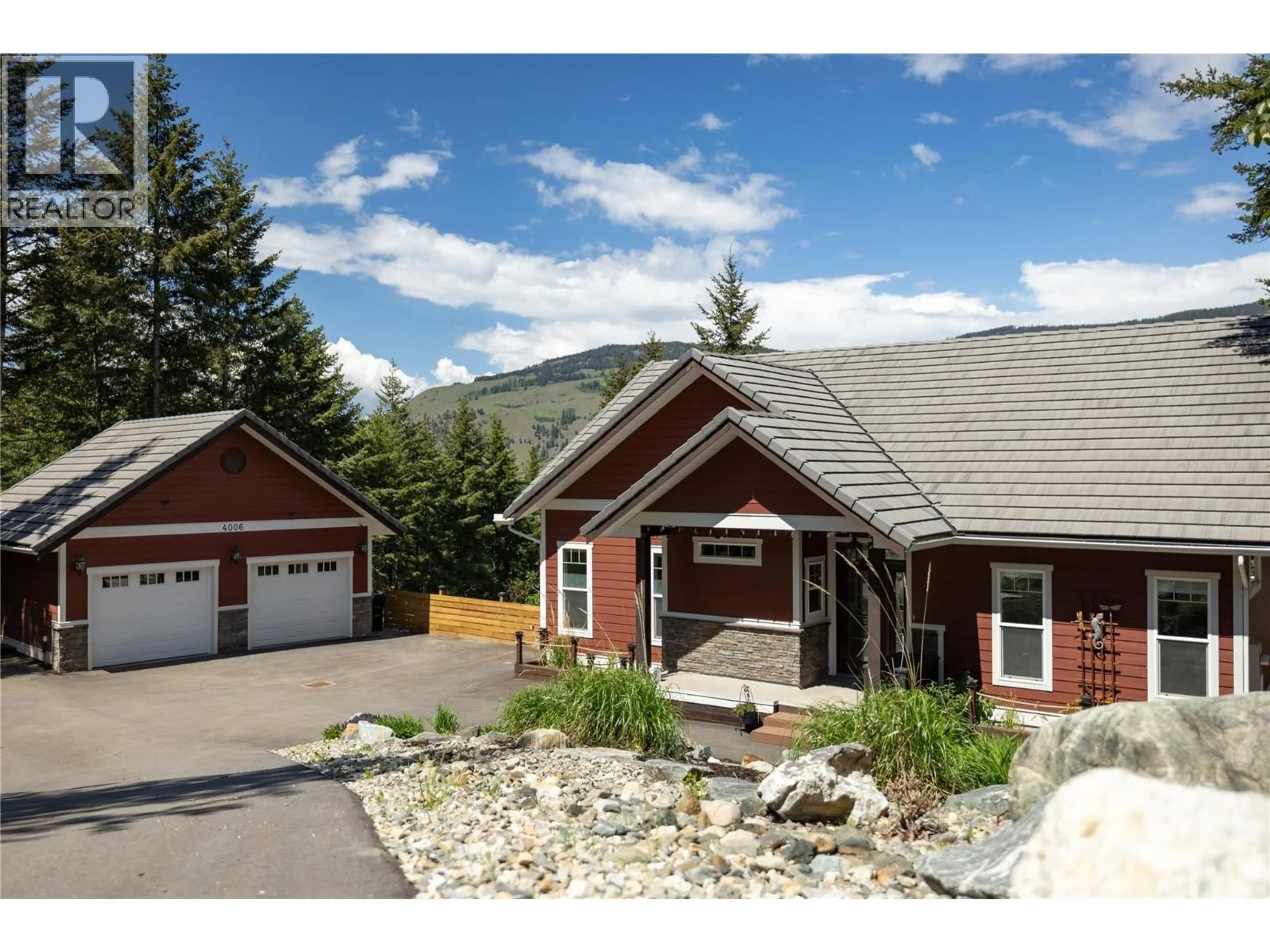 Home with vinyl exterior material, mountain view for 4006 COACHWOOD CLOSE, Coldstream British Columbia V1B3Y4