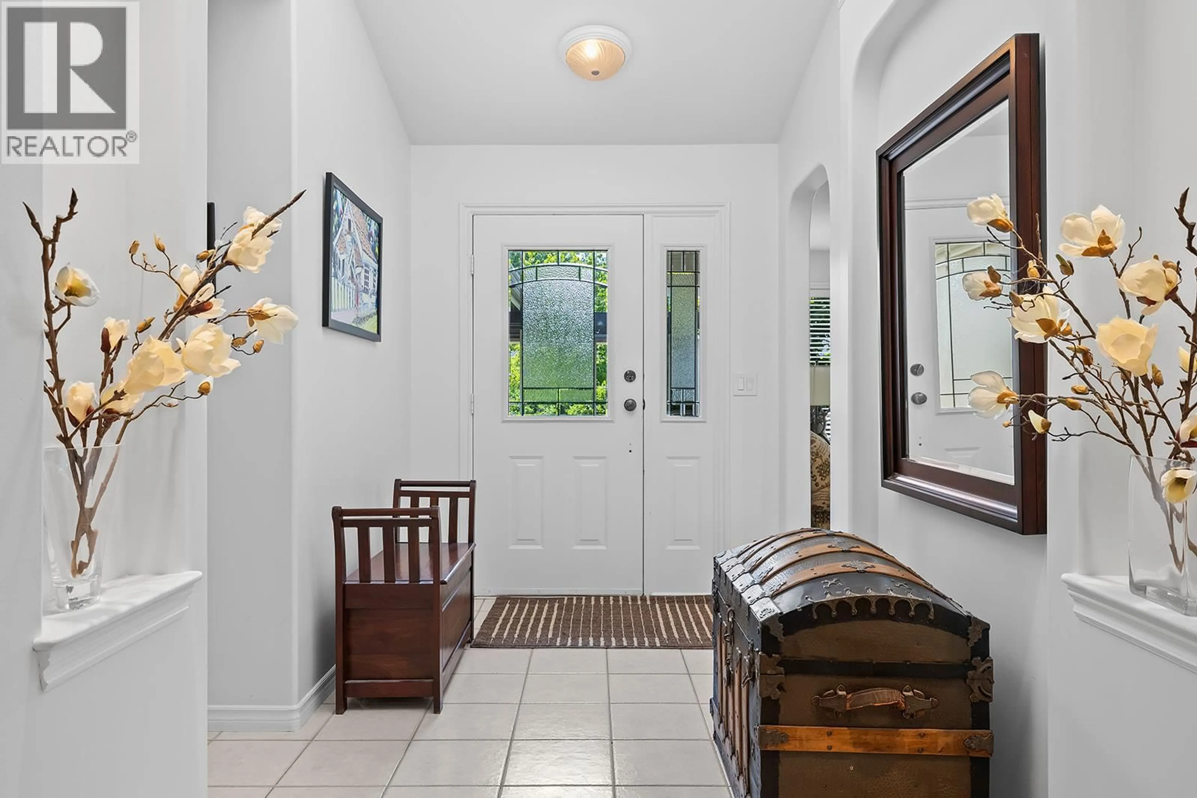 Indoor entryway for 3889 GALLAGHERS OTHER, Kelowna British Columbia V1W3Z9
