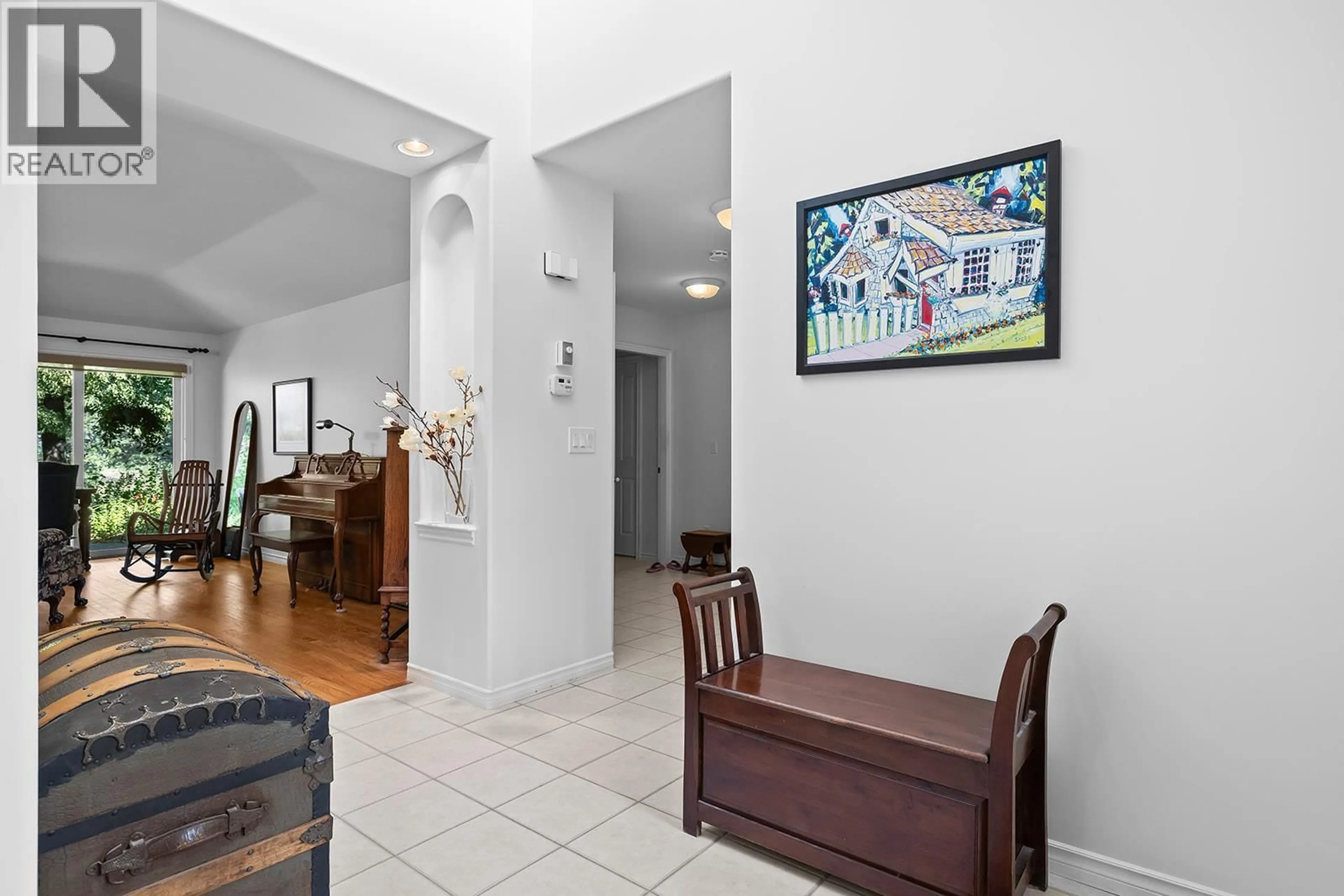 Indoor foyer for 3889 GALLAGHERS OTHER, Kelowna British Columbia V1W3Z9