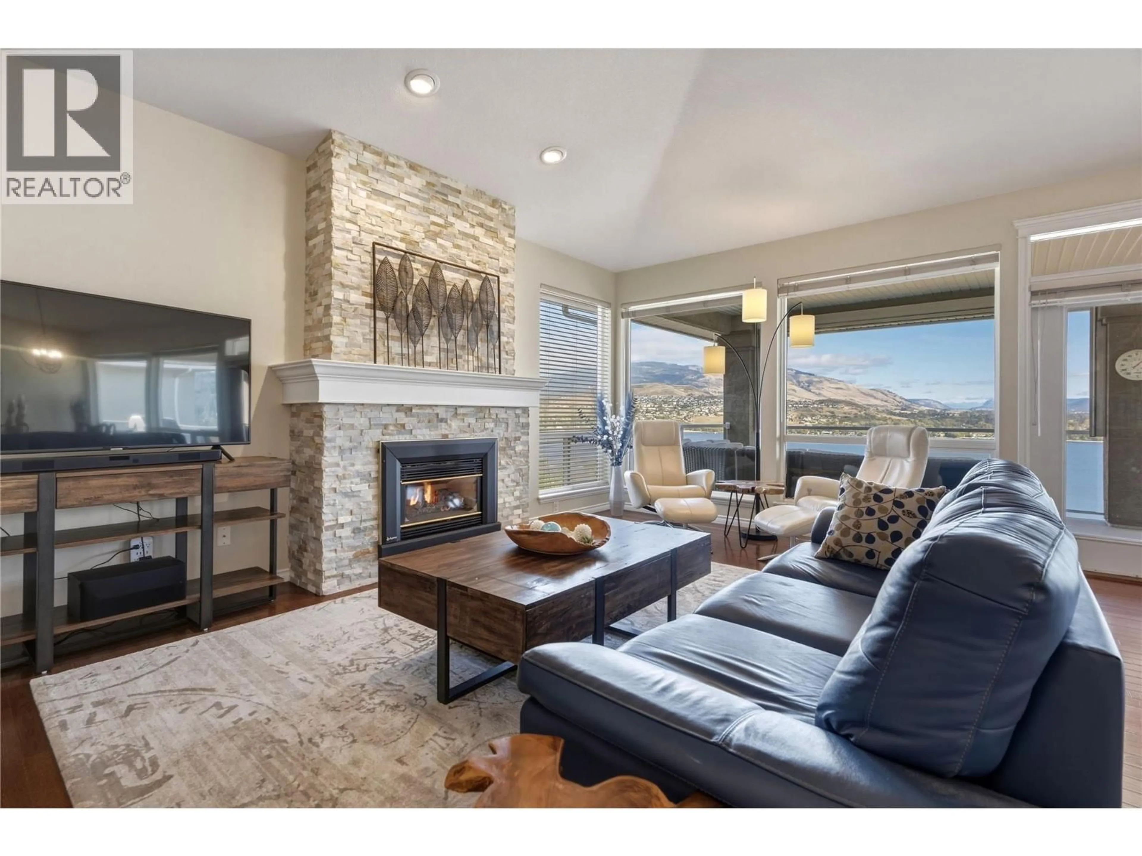 Living room with furniture, unknown for 3 - 8014 WHITESTONE DRIVE, Coldstream British Columbia V1B3M2