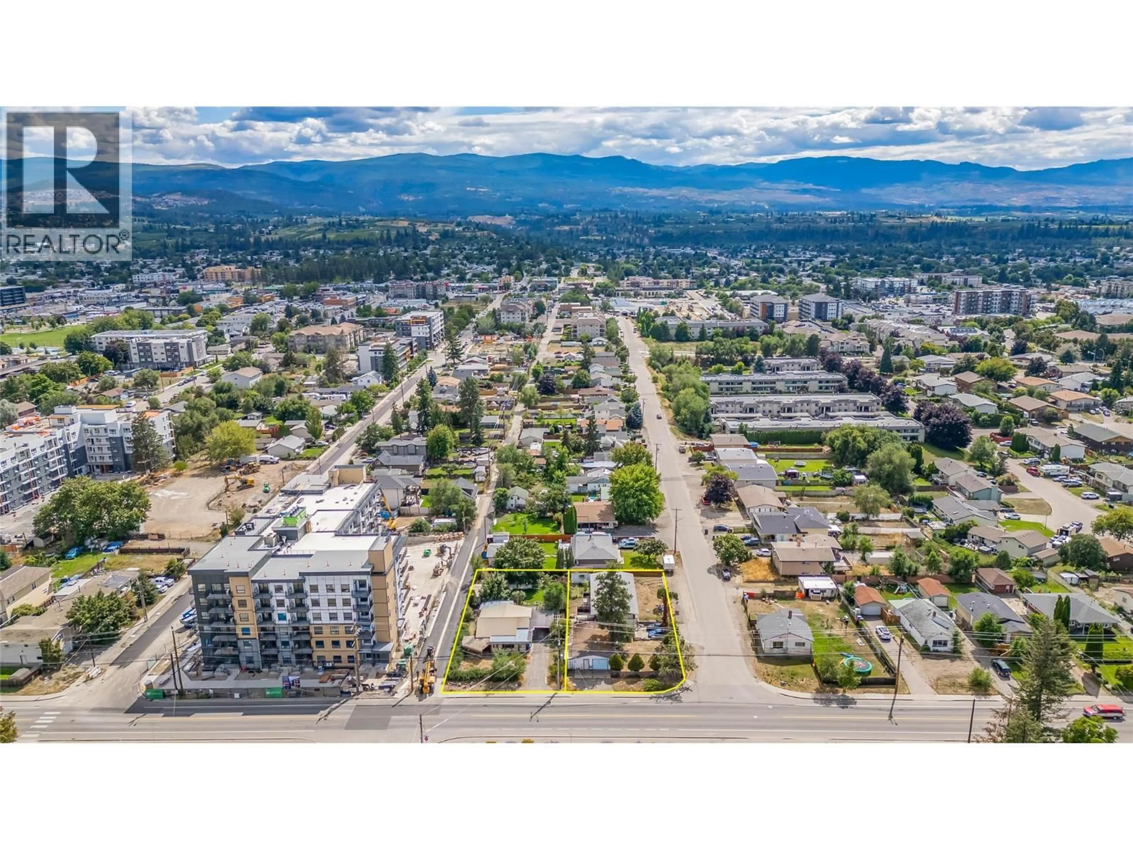 A pic from outside/outdoor area/front of a property/back of a property/a pic from drone, street for 545 FROELICH ROAD, Kelowna British Columbia V1X3M7