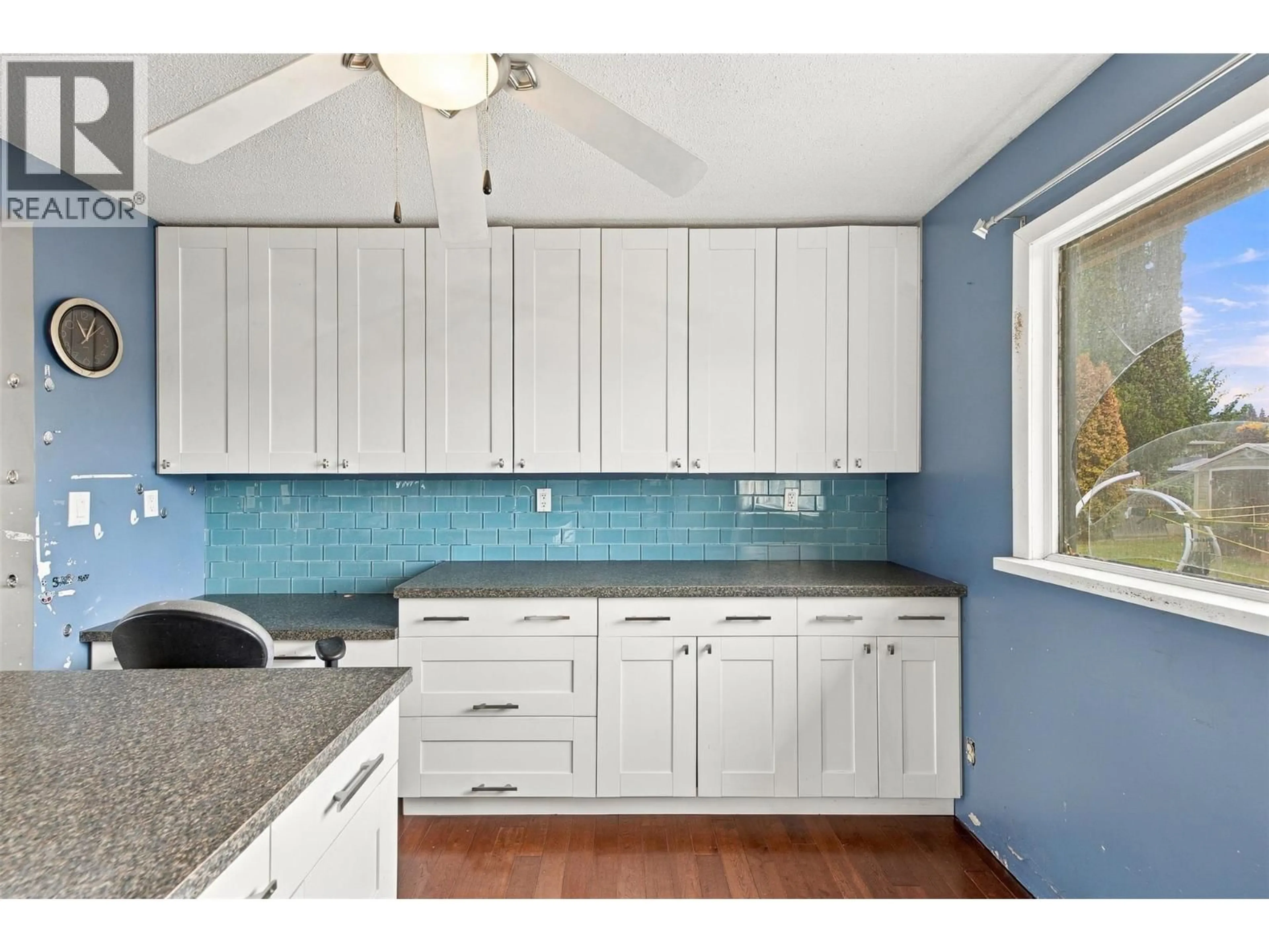 Standard kitchen, unknown for 1495 CORNWALL ROAD, Kelowna British Columbia V1X1P2