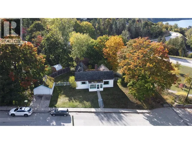 1002 KOOTENAY STREET, Nelson 2