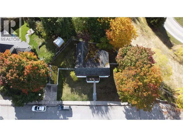 1002 KOOTENAY STREET, Nelson 4