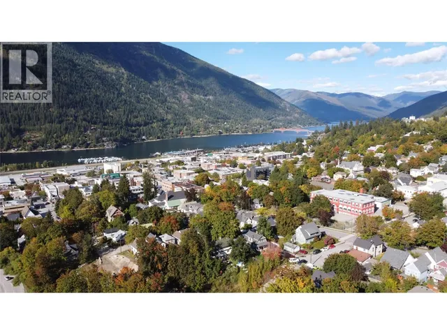 1002 KOOTENAY STREET, Nelson 5