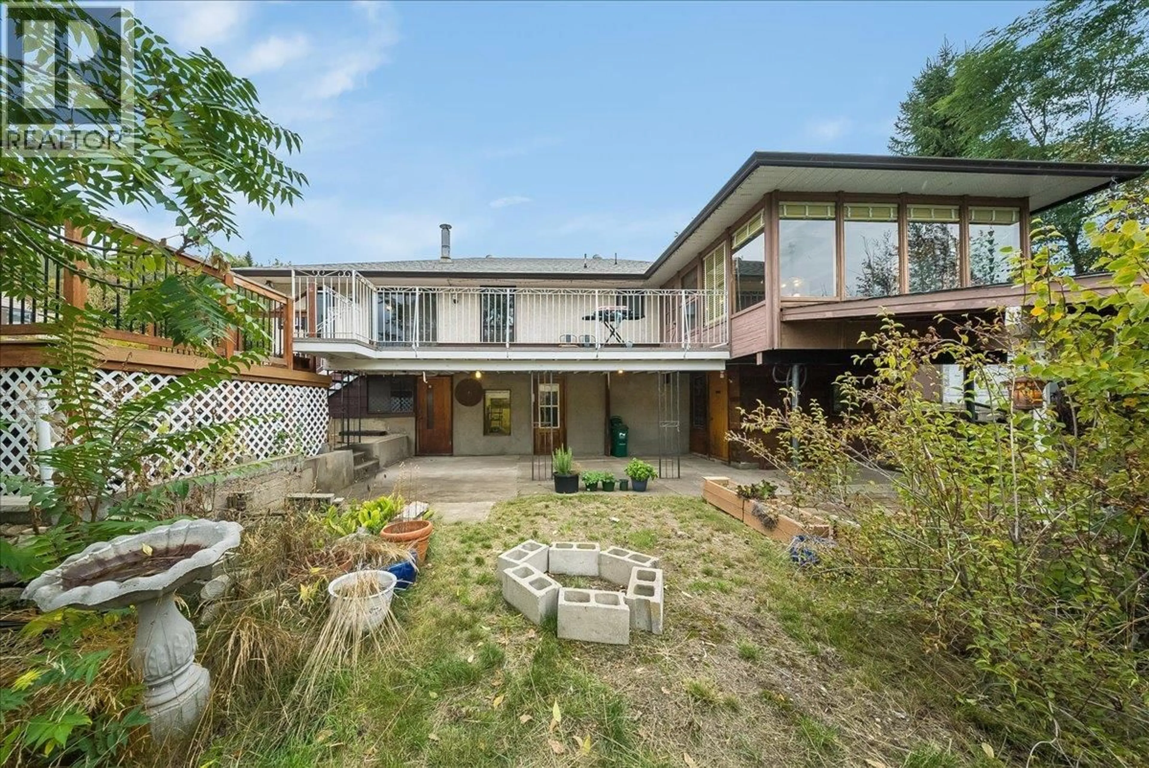 A pic from outside/outdoor area/front of a property/back of a property/a pic from drone, unknown for 221 SECOND AVENUE, Rivervale British Columbia V1R4V2