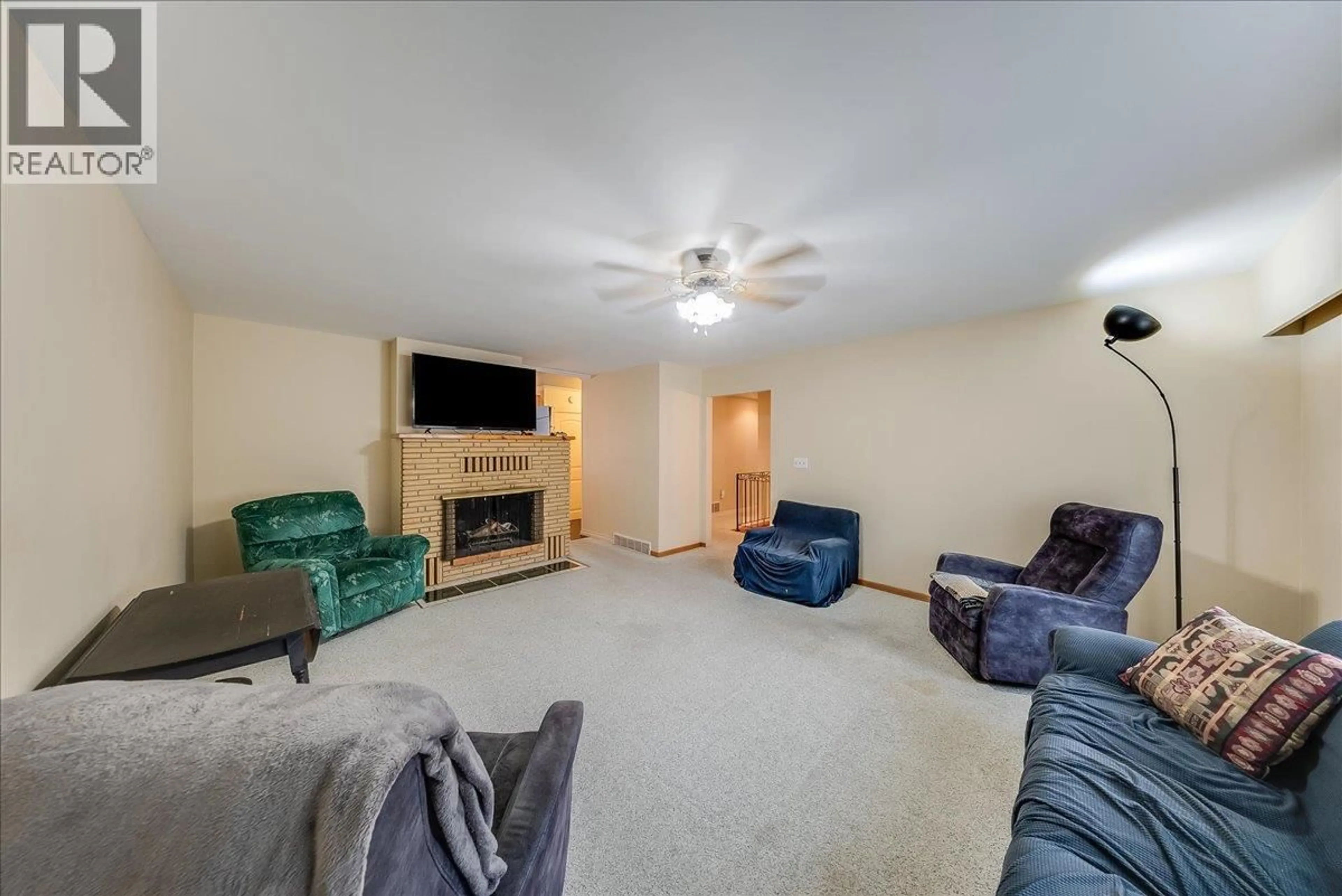 Living room with furniture, unknown for 221 SECOND AVENUE, Rivervale British Columbia V1R4V2