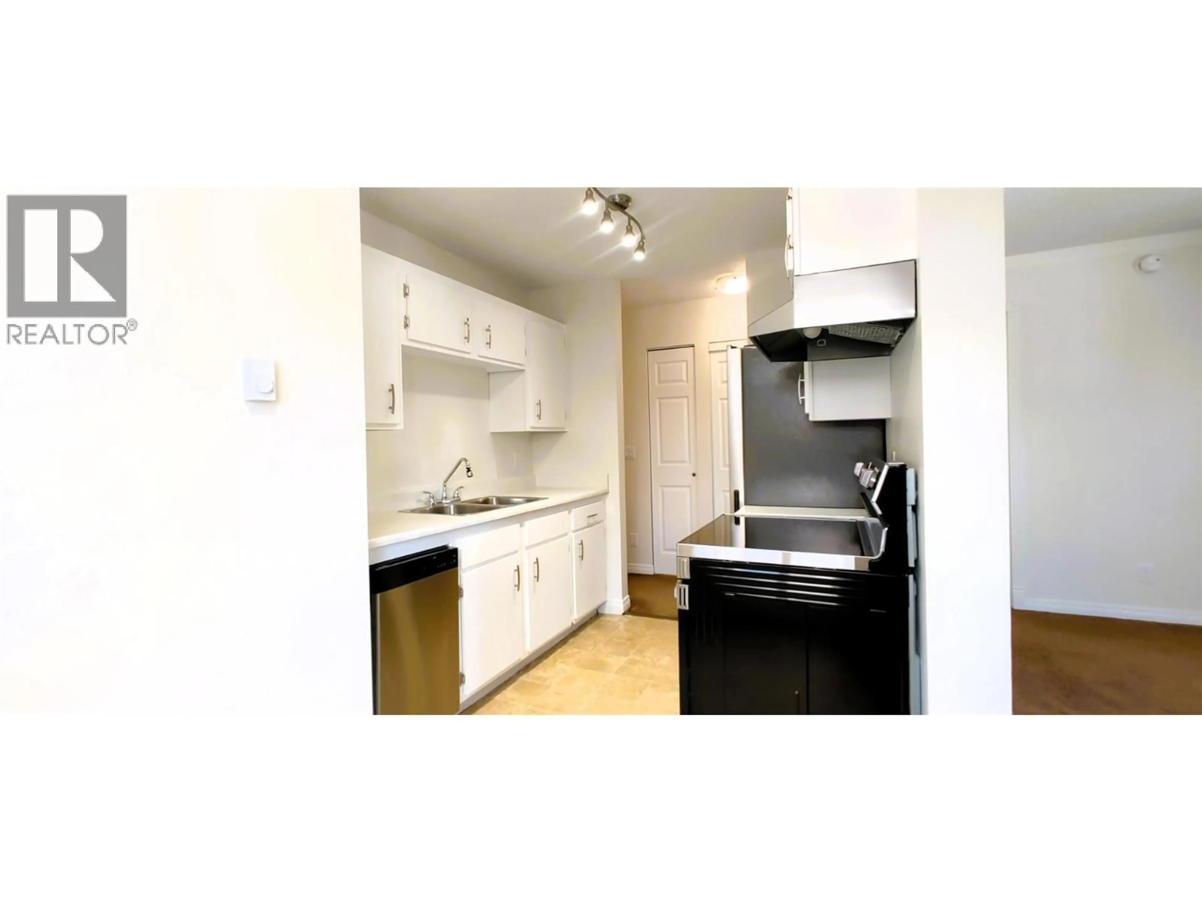Standard kitchen, unknown for 207 - 625 ROWCLIFFE AVENUE, Kelowna British Columbia V1Y5Y8