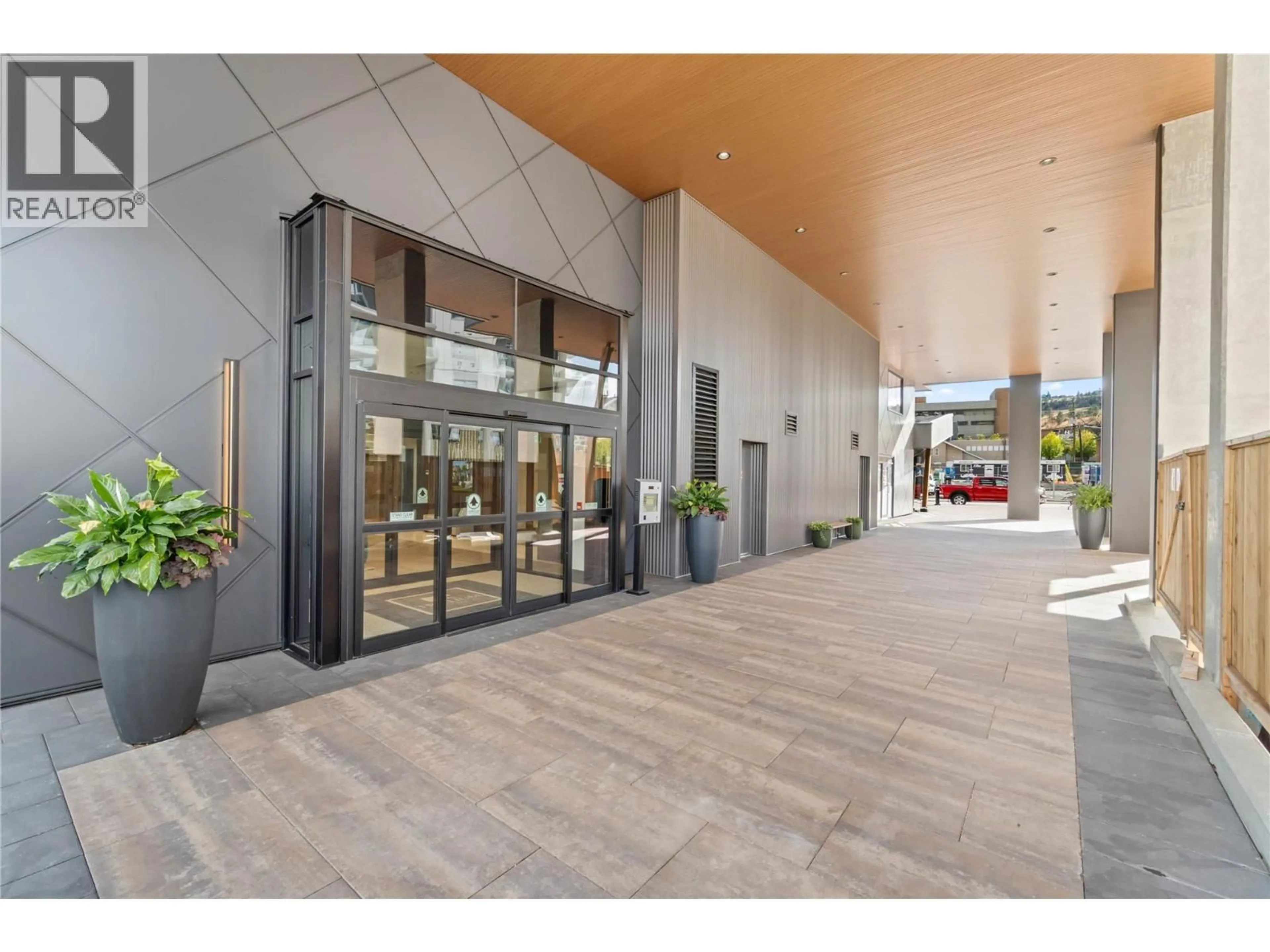 Indoor foyer for 1201 - 460 NICOLA STREET, Kamloops British Columbia V2C0N2