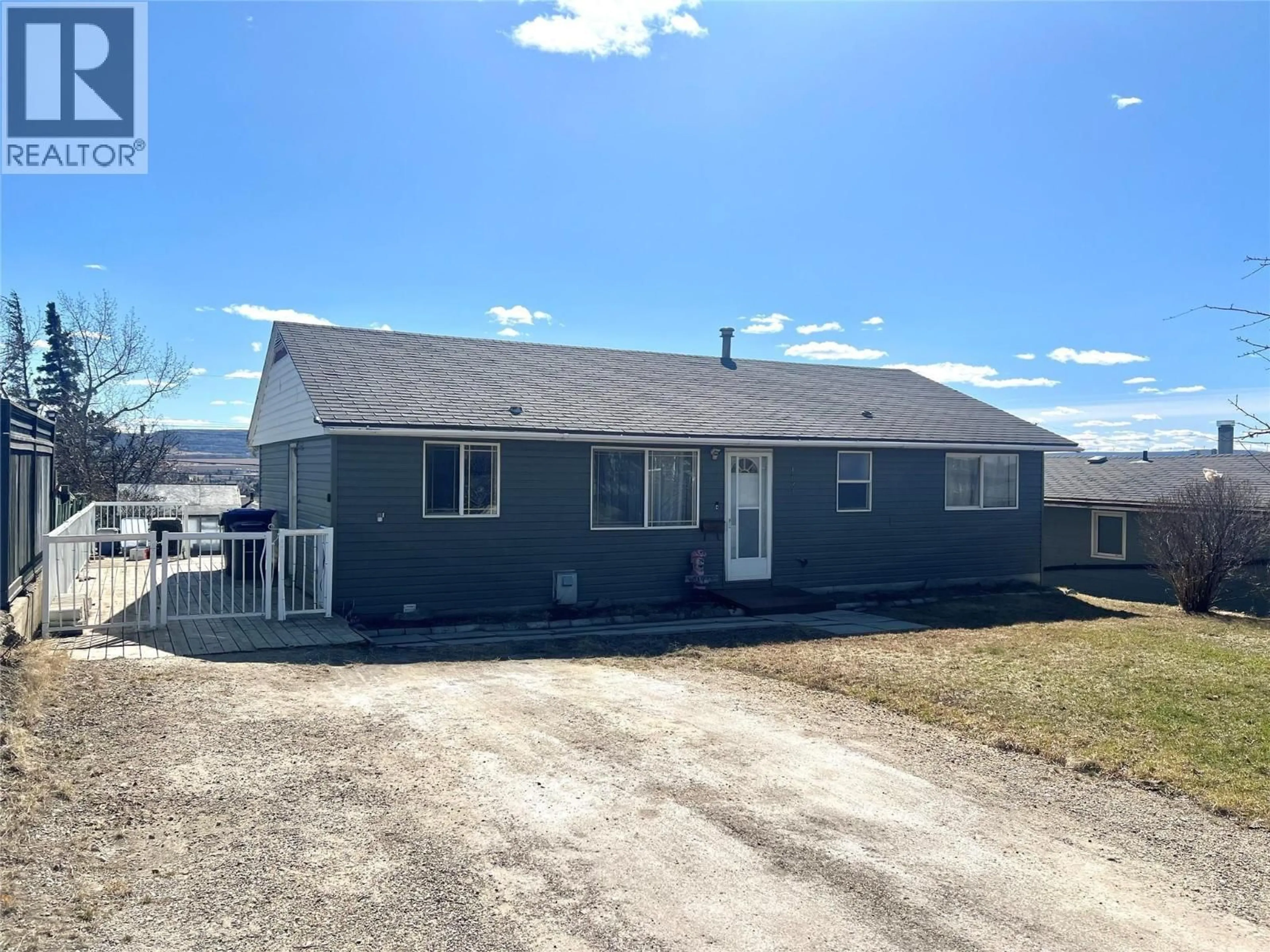 Home with vinyl exterior material, building for 1621 95 AVENUE, Dawson Creek British Columbia V1G1K2