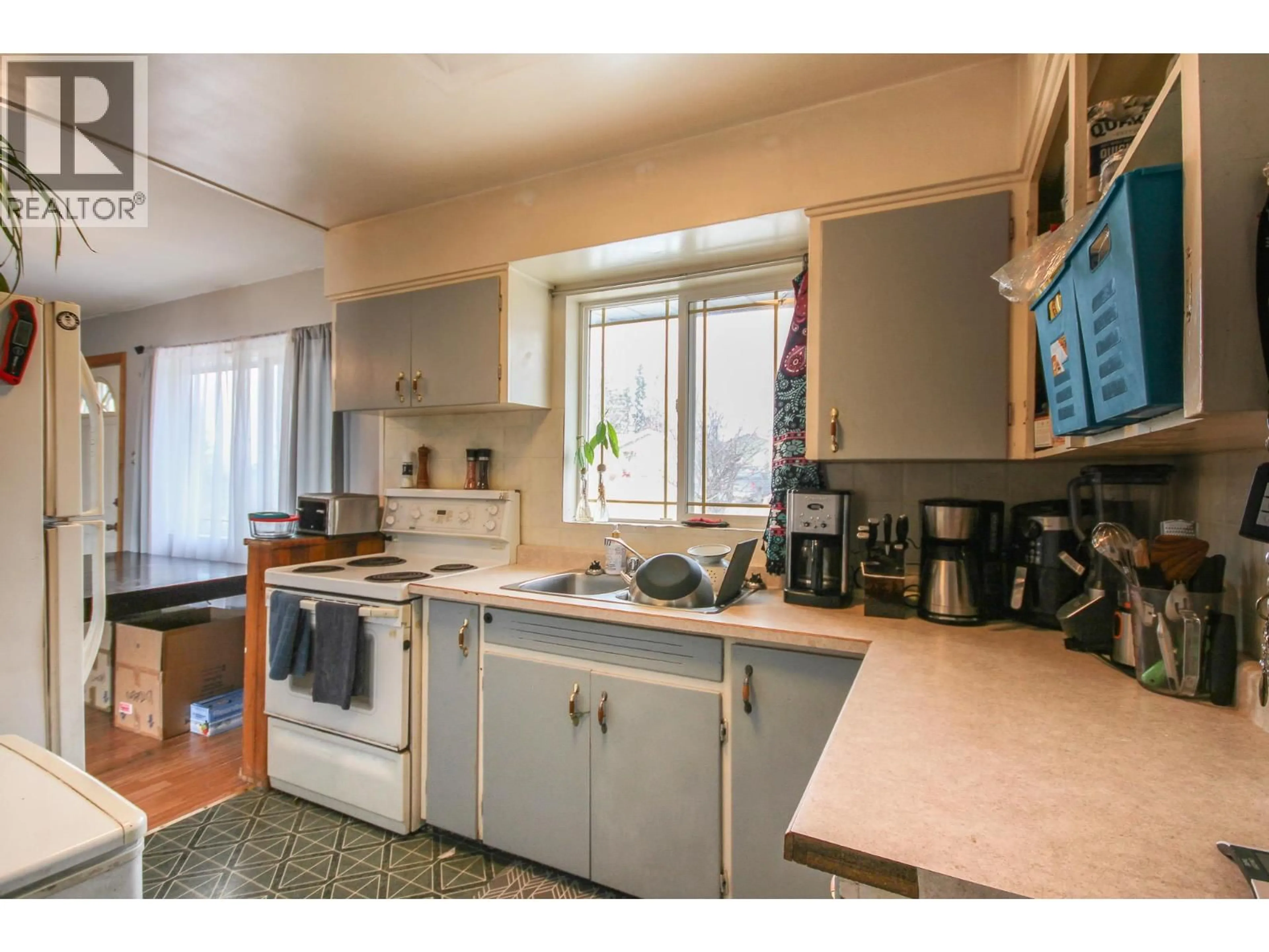 Standard kitchen, unknown for 1621 95 AVENUE, Dawson Creek British Columbia V1G1K2
