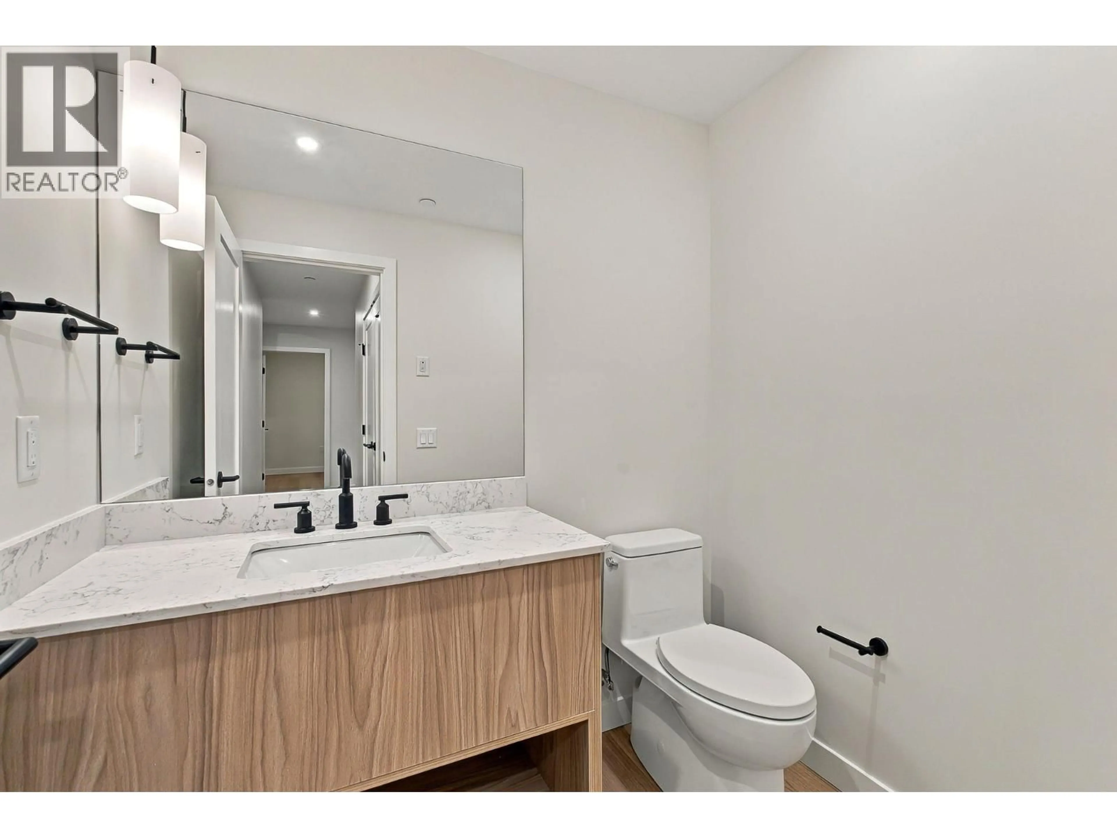 Standard bathroom, unknown for 404 - 9652 BENCHLAND DRIVE, Lake Country British Columbia V4V0A4