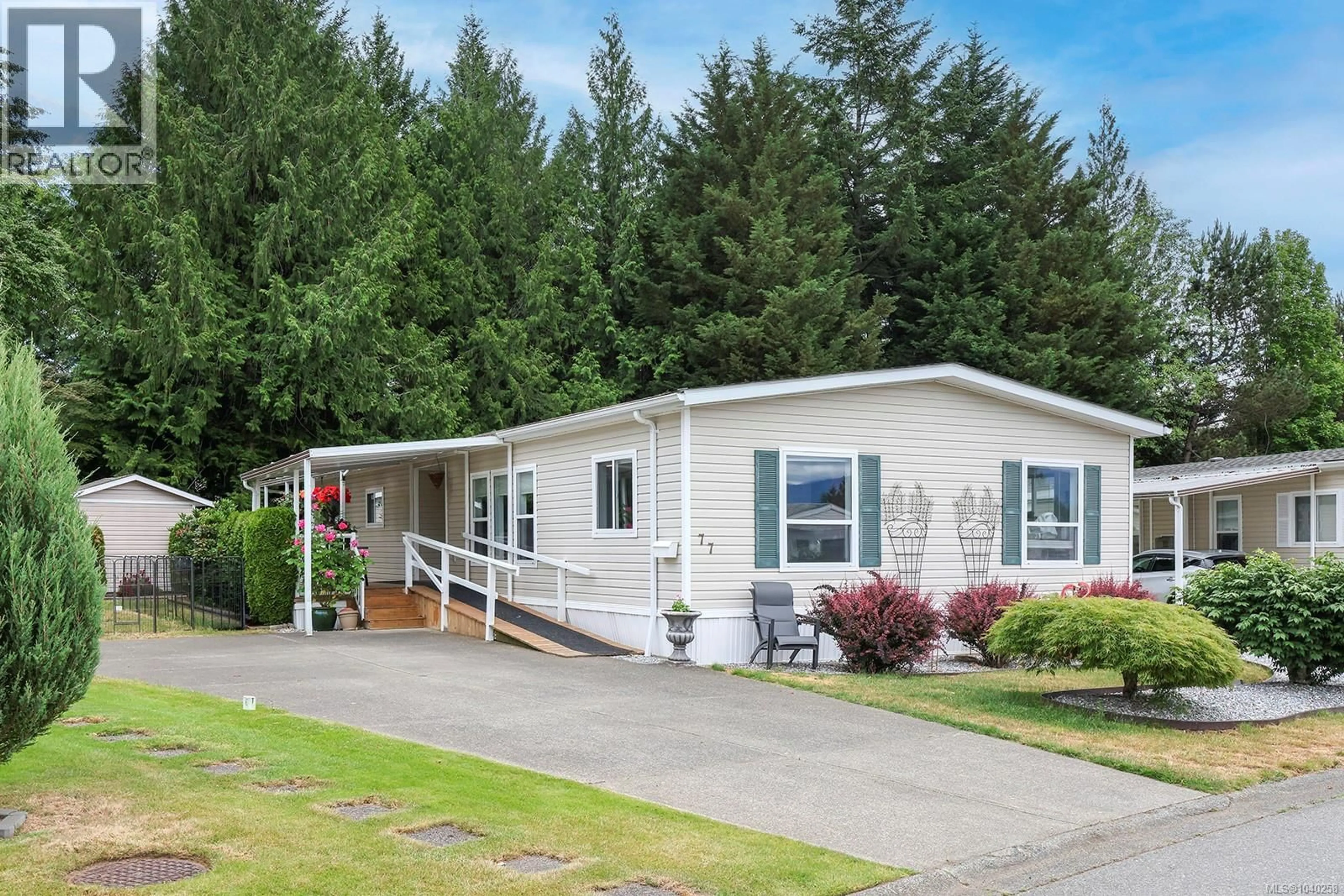 Home with vinyl exterior material, street for 77 - 4714 MUIR ROAD, Courtenay British Columbia V9N8Z6