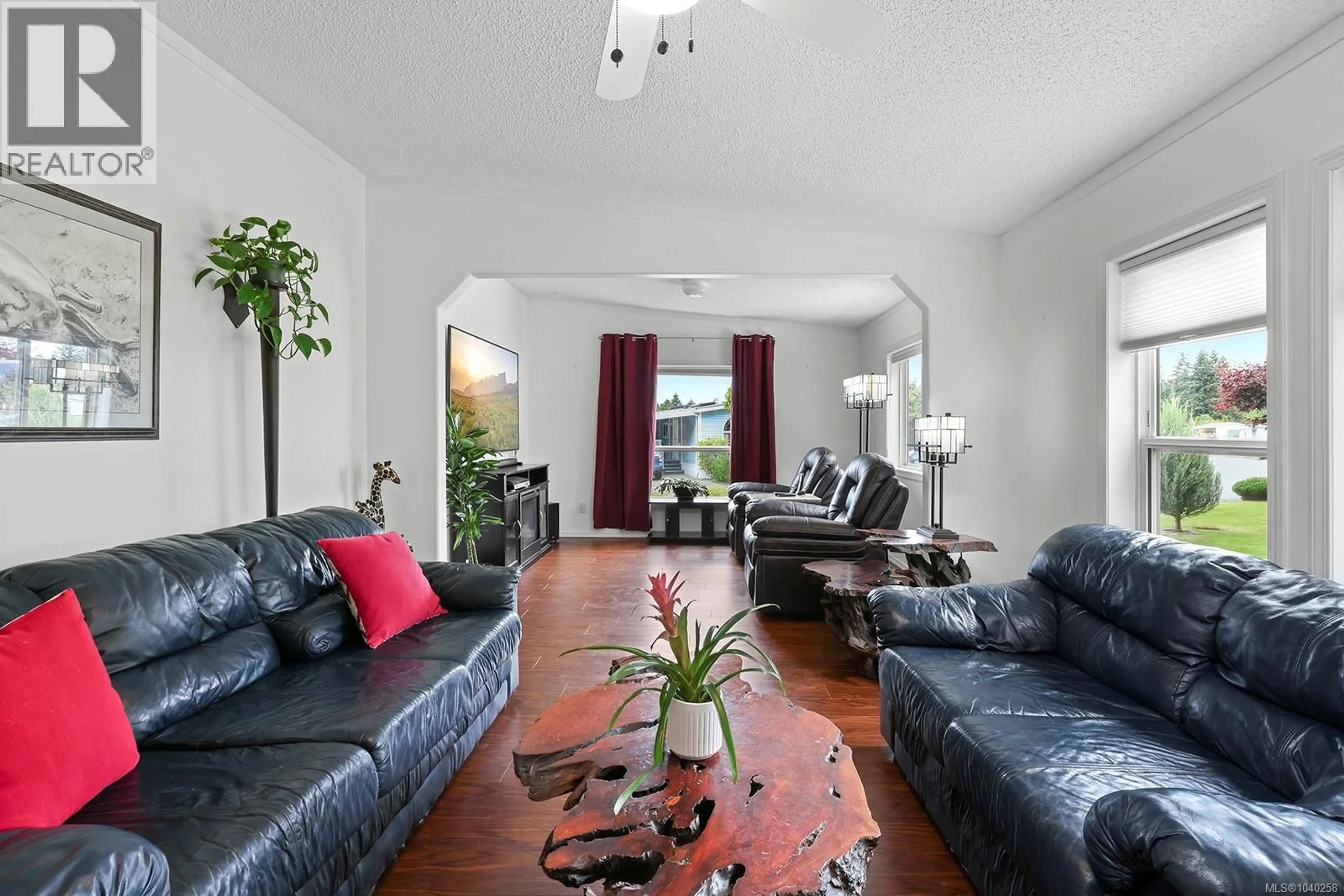 Living room with furniture, unknown for 77 - 4714 MUIR ROAD, Courtenay British Columbia V9N8Z6