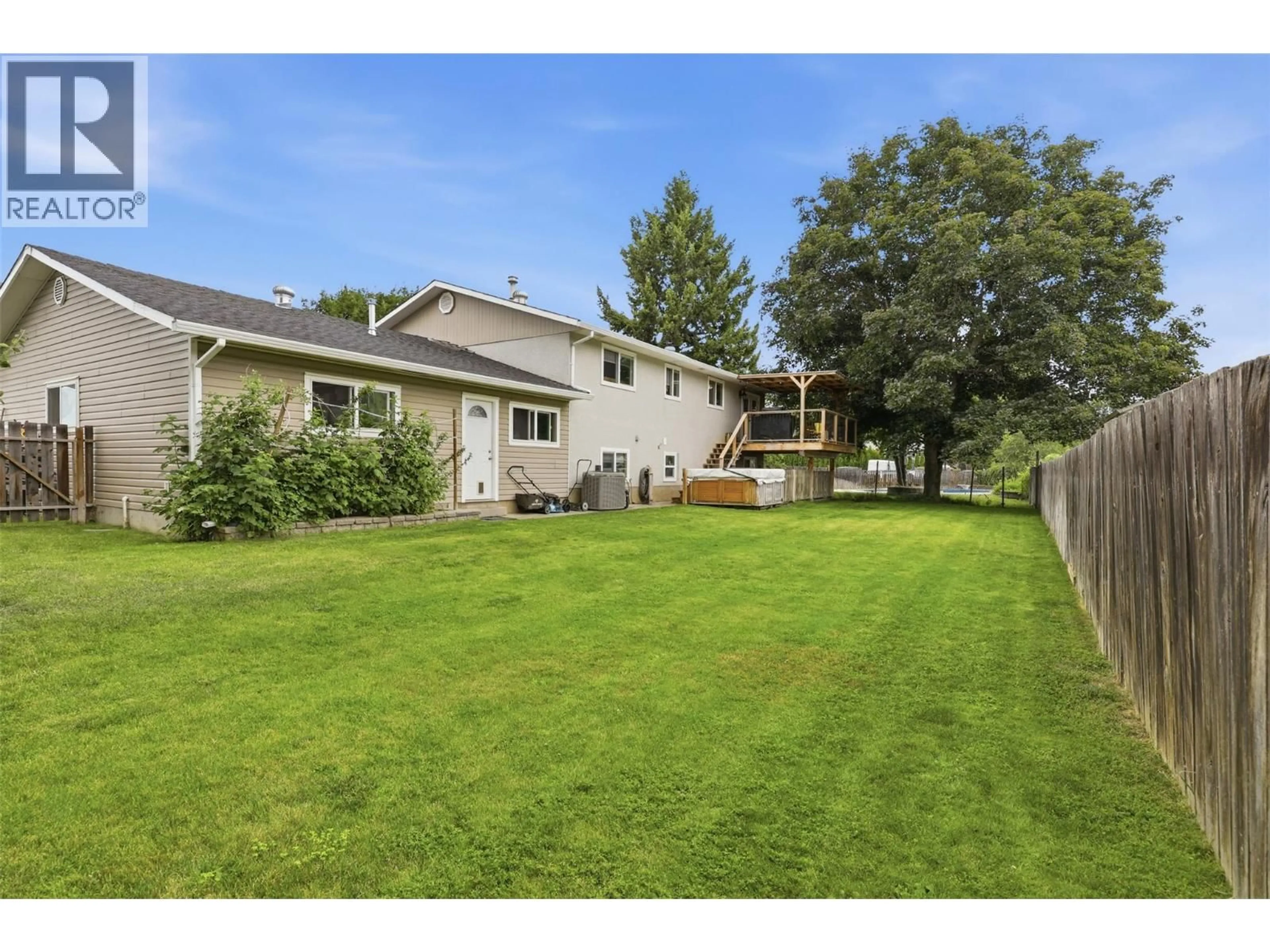 A pic from outside/outdoor area/front of a property/back of a property/a pic from drone, unknown for 285 HUCKLEBERRY PLACE, Kamloops British Columbia V2H1M4