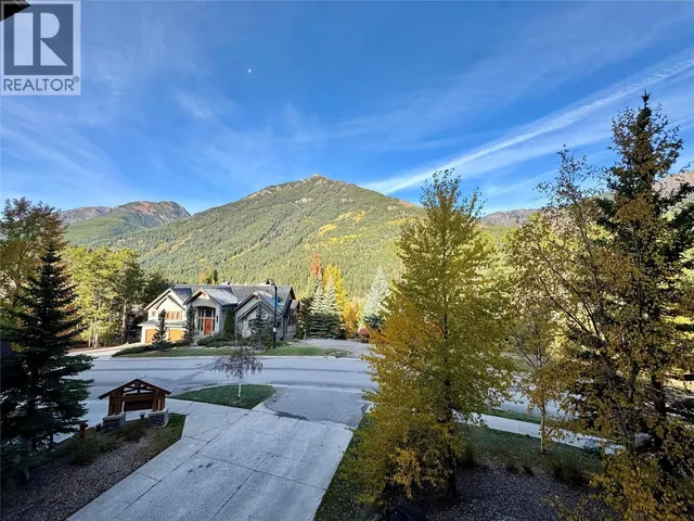 106 - 2064 SUMMIT DRIVE, Panorama 2