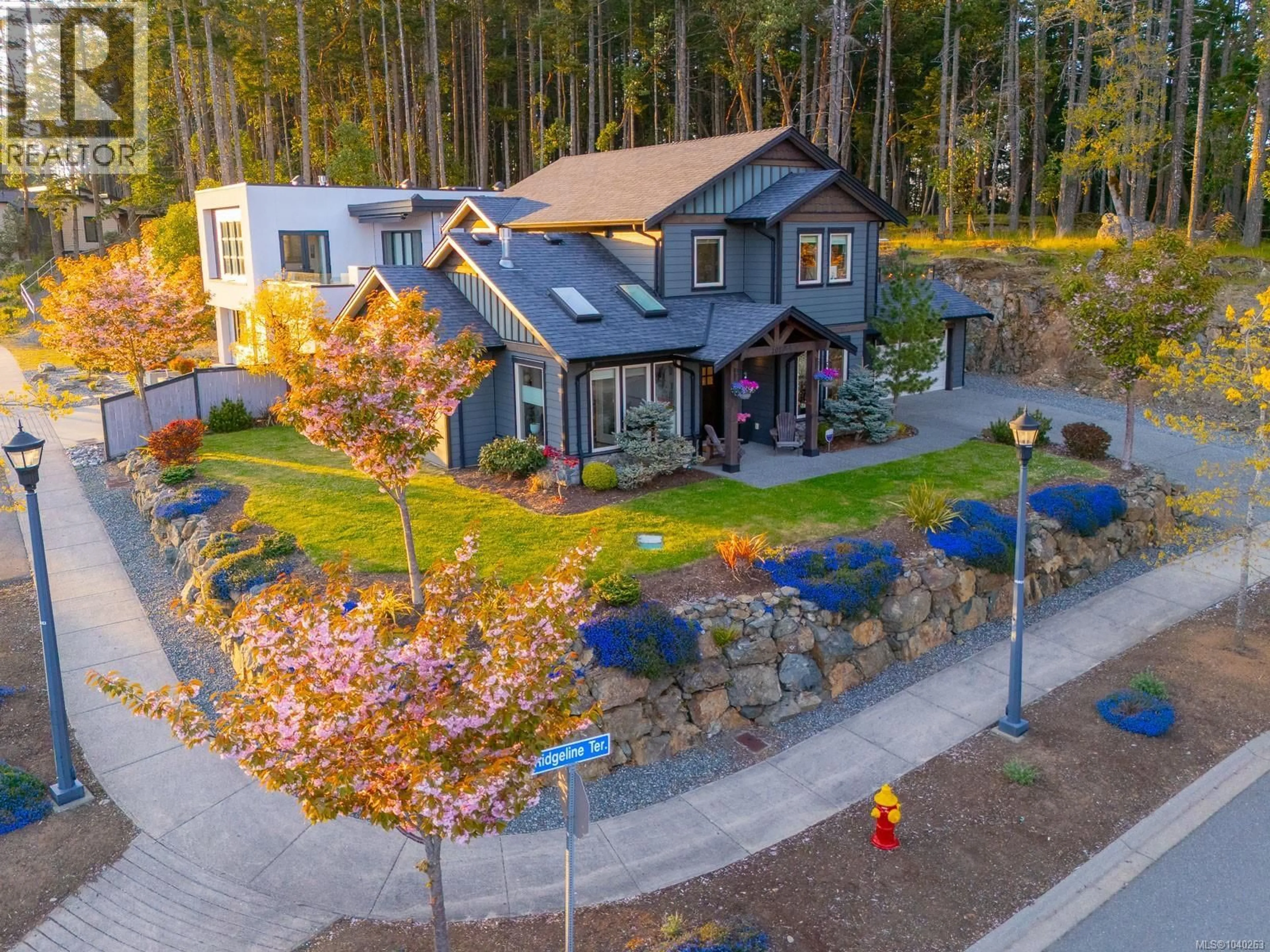 A pic from outside/outdoor area/front of a property/back of a property/a pic from drone, unknown for 101 RIDGELINE TERRACE, Nanaimo British Columbia V9T0G8
