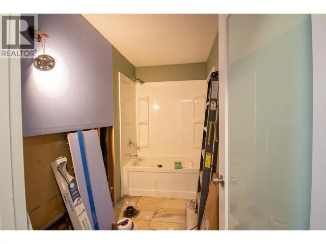 705 99 AVENUE, Dawson Creek 5