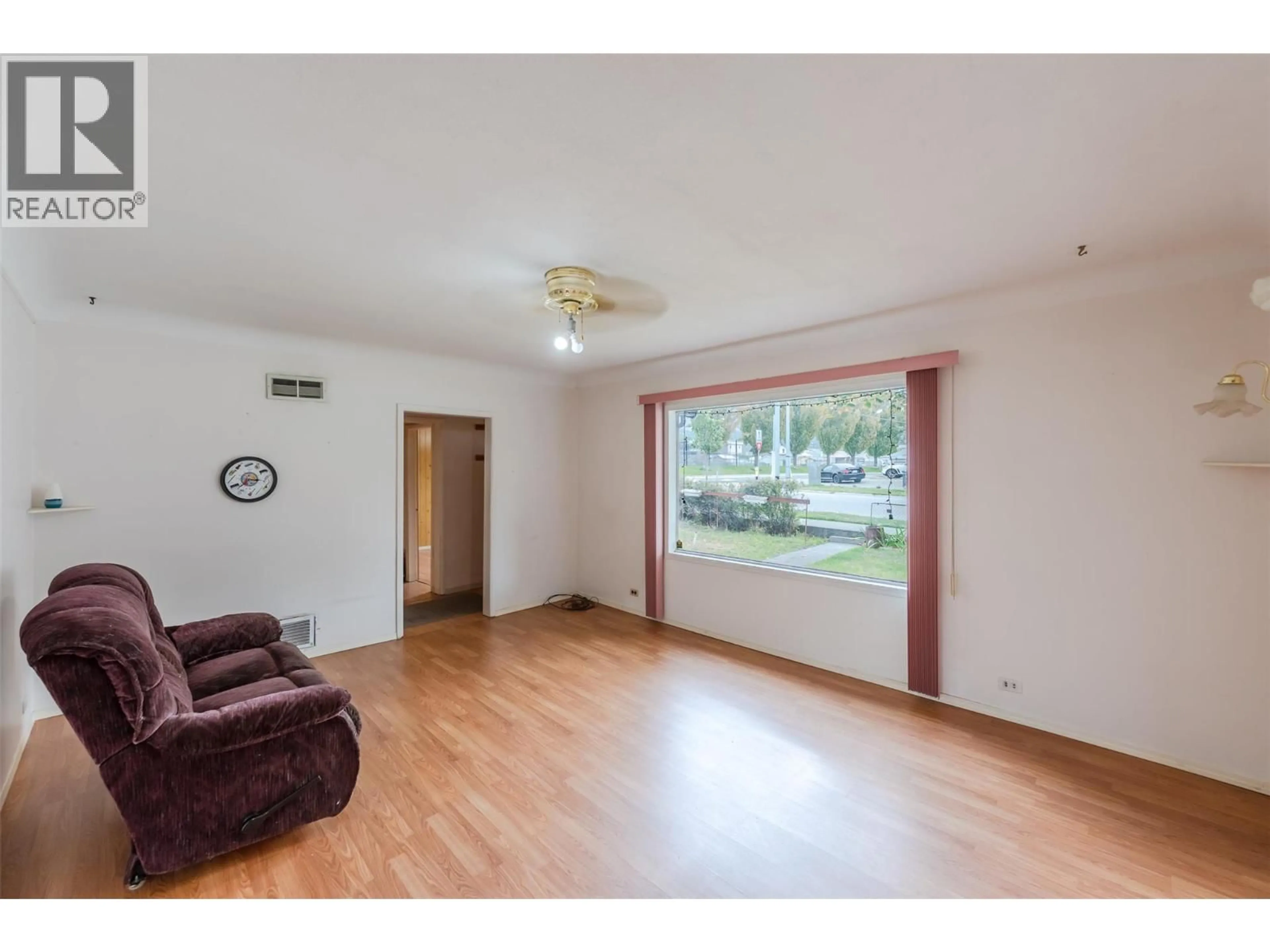 A pic of a room for 395 EDMONTON AVENUE, Penticton British Columbia V2A2G9