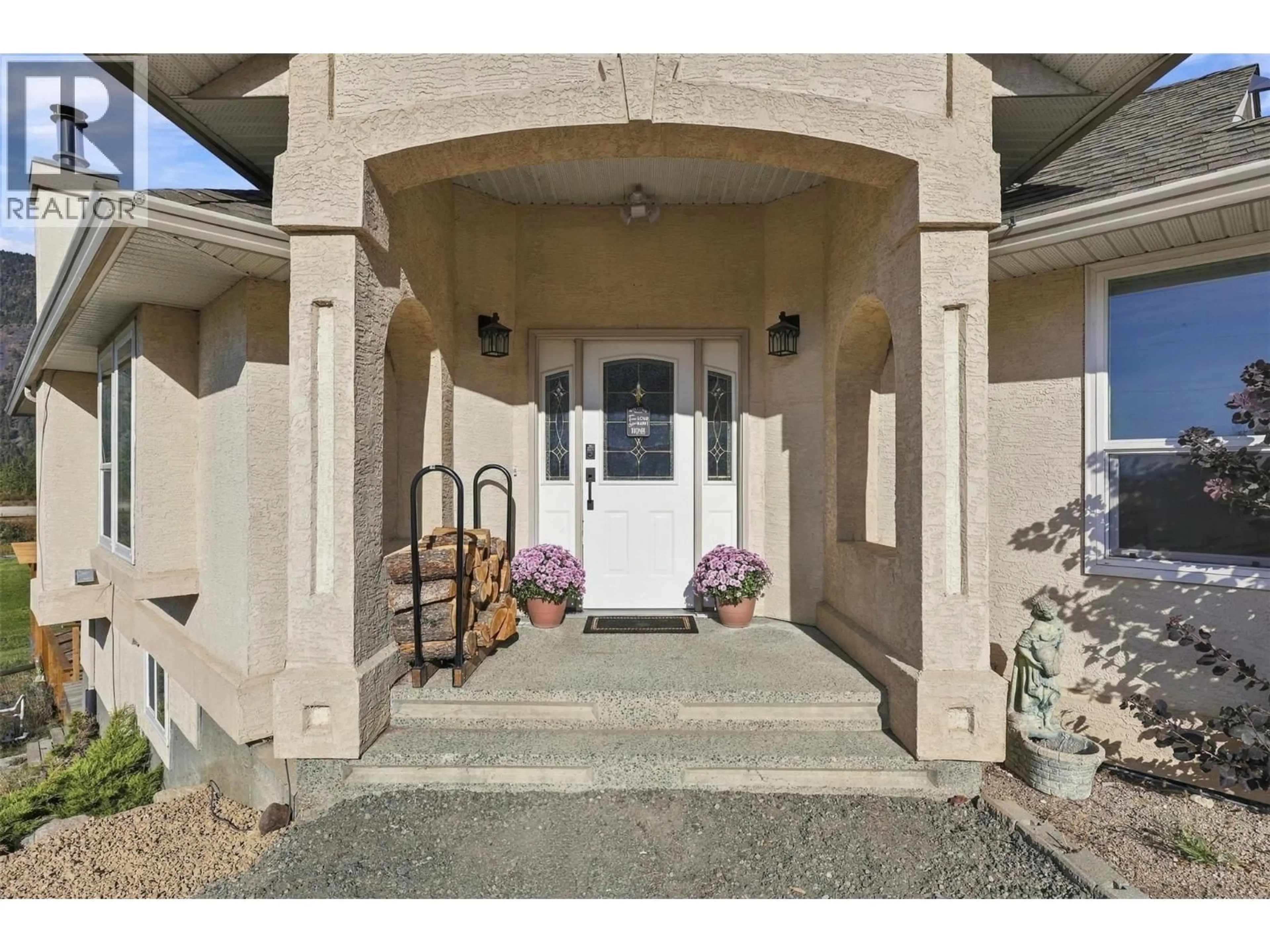 Indoor entryway for 165 HOOVERS FERRY ROAD, Kamloops British Columbia V0E1Z2