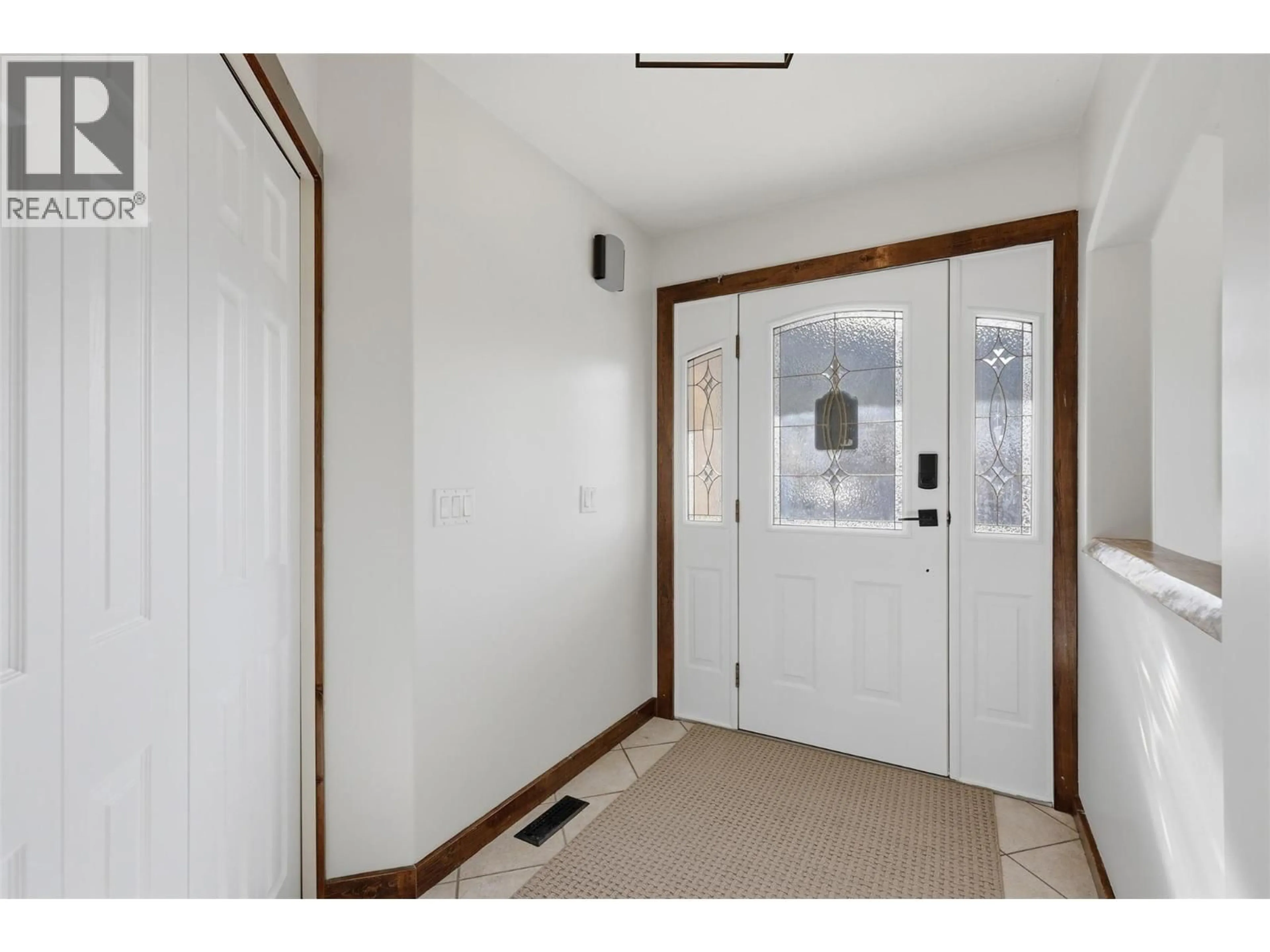 Indoor entryway for 165 HOOVERS FERRY ROAD, Kamloops British Columbia V0E1Z2