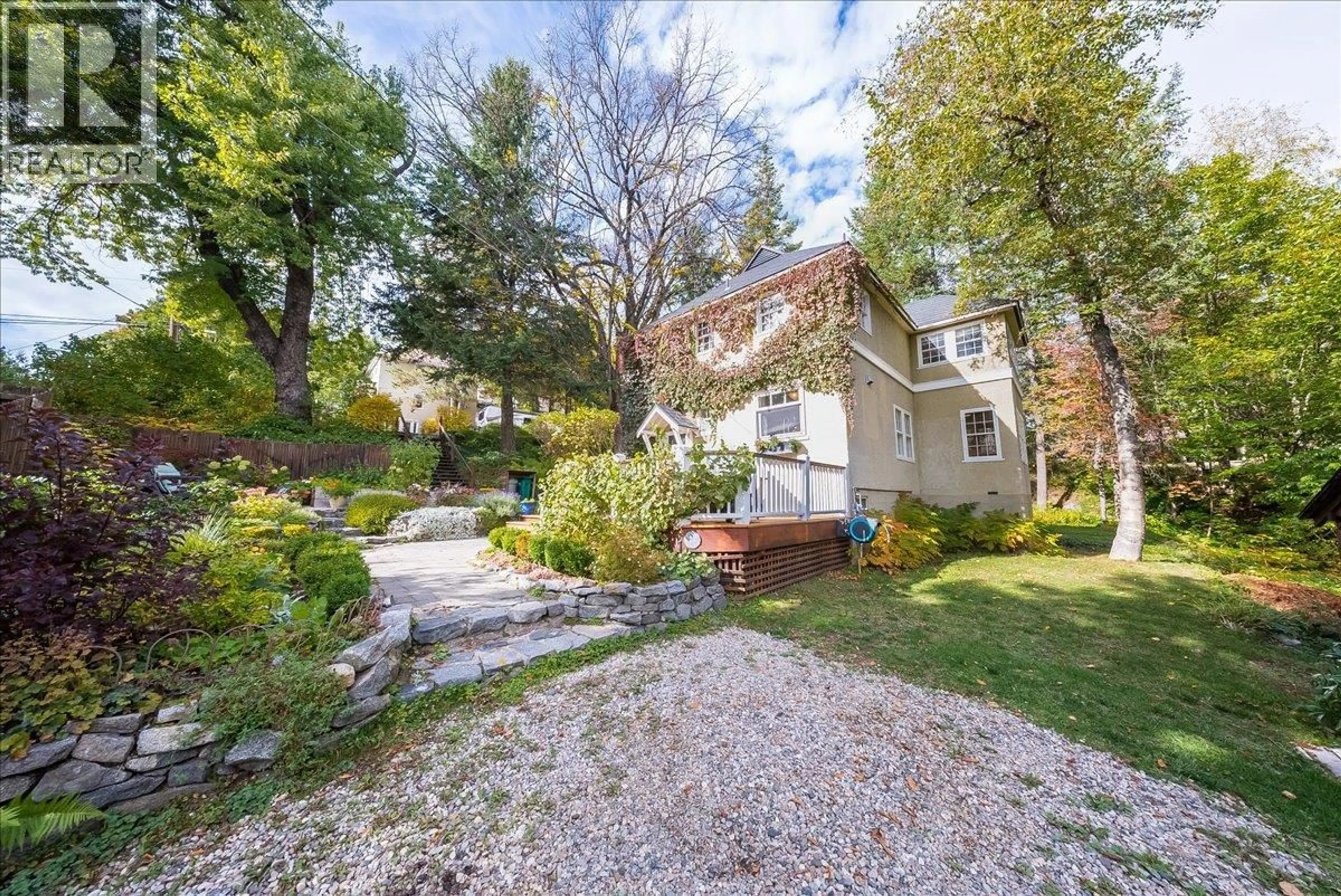 A pic from outside/outdoor area/front of a property/back of a property/a pic from drone, street for 1760 PARK STREET, Rossland British Columbia V0G1Y0