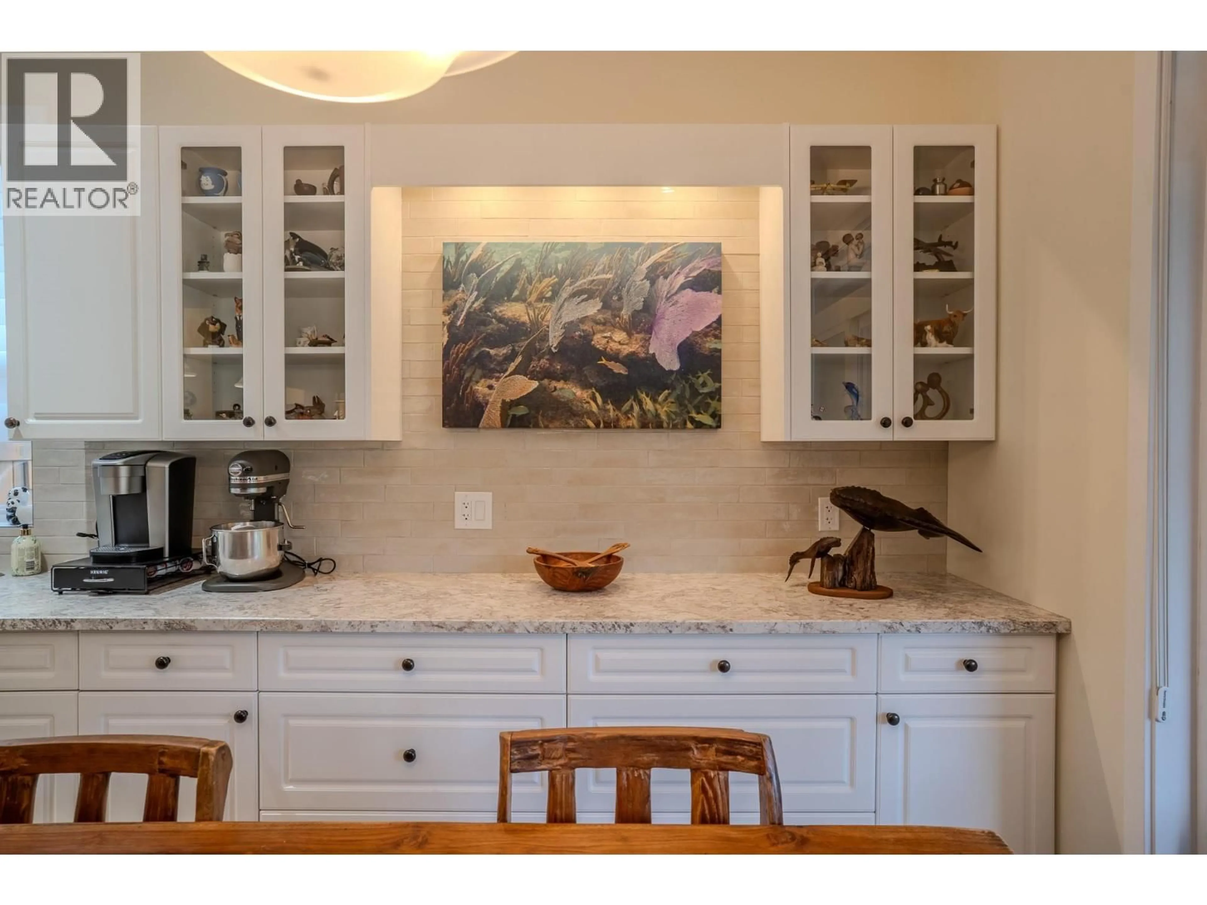 Open concept kitchen, unknown for 2620 ROSEWOOD AVENUE, Kamloops British Columbia V2B0C4