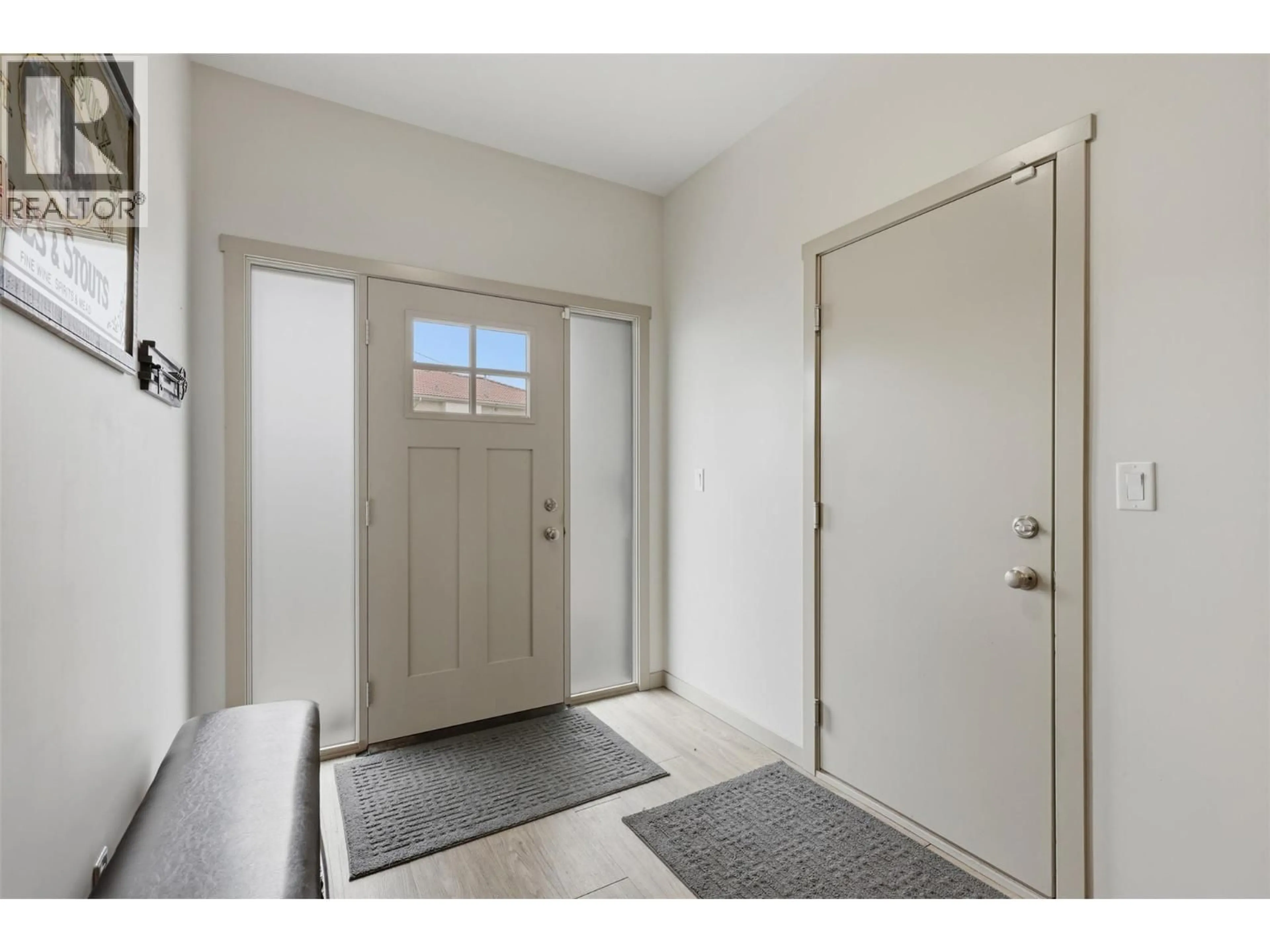 Indoor entryway for 611 MCGOWAN AVENUE, Kamloops British Columbia V2B2P7