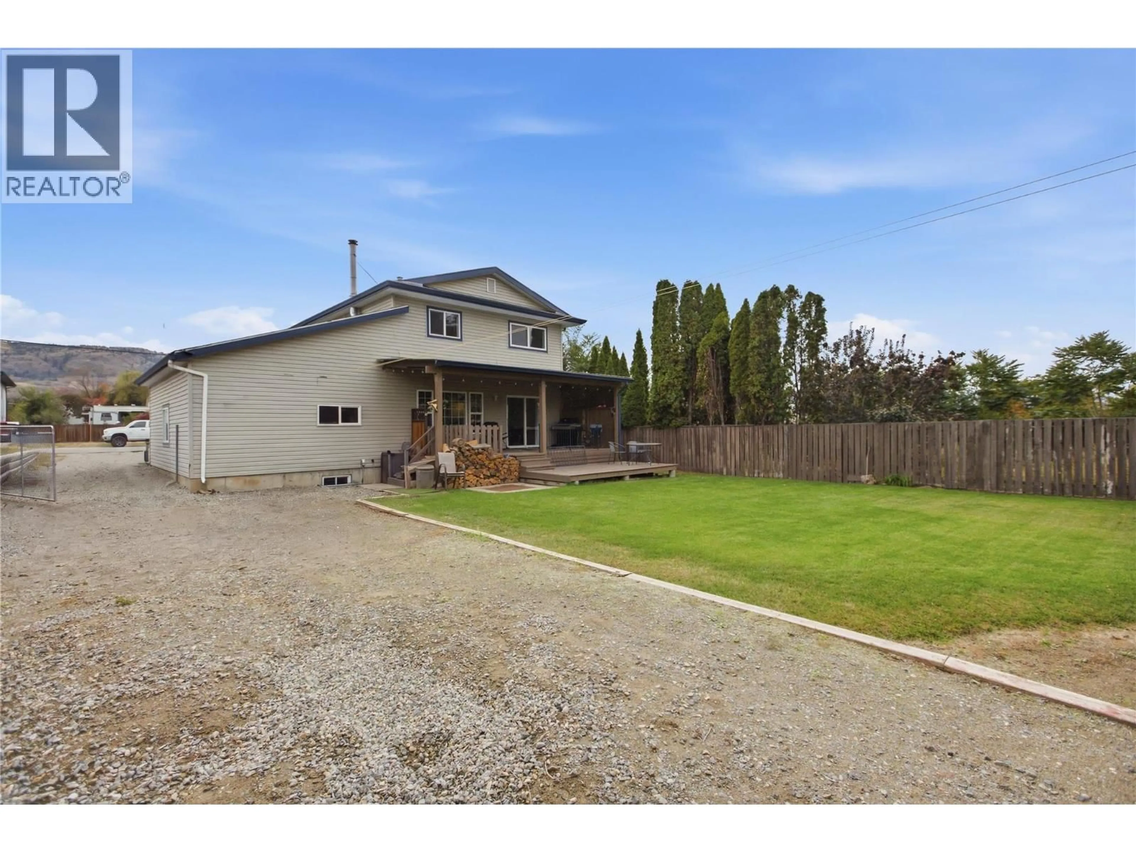 A pic from outside/outdoor area/front of a property/back of a property/a pic from drone, street for 2624 JOYCE AVENUE, Kamloops British Columbia V2B4M3
