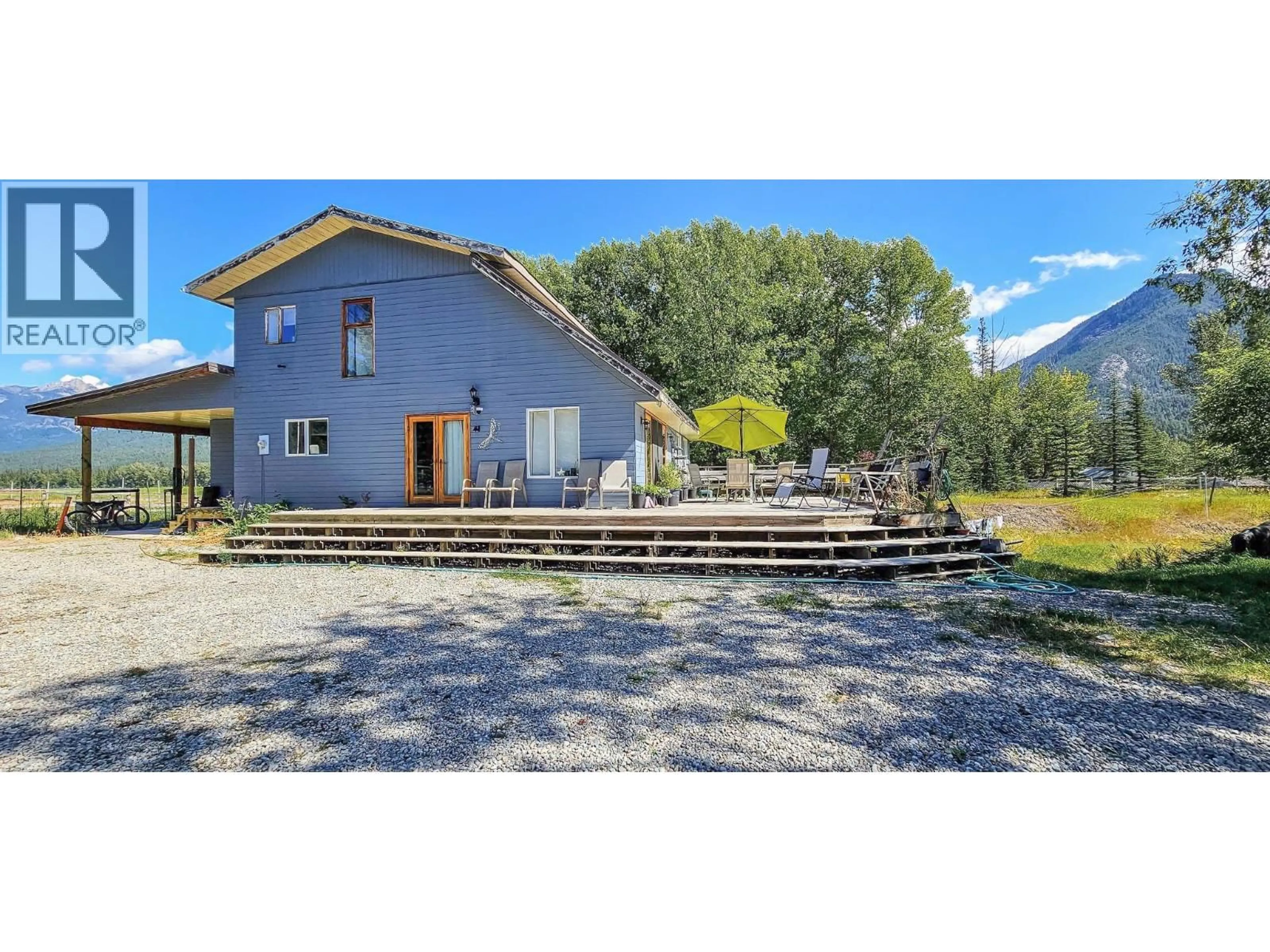 A pic from outside/outdoor area/front of a property/back of a property/a pic from drone, unknown for 3560 ISLAND POND ROAD, Skookumchuck British Columbia V0B2E0