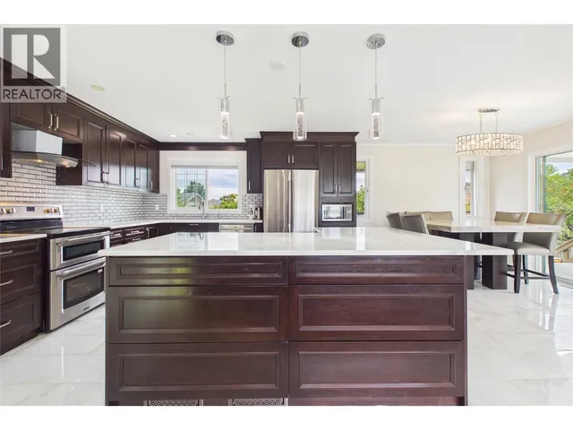 610 ZIPRICK ROAD, Kelowna 2