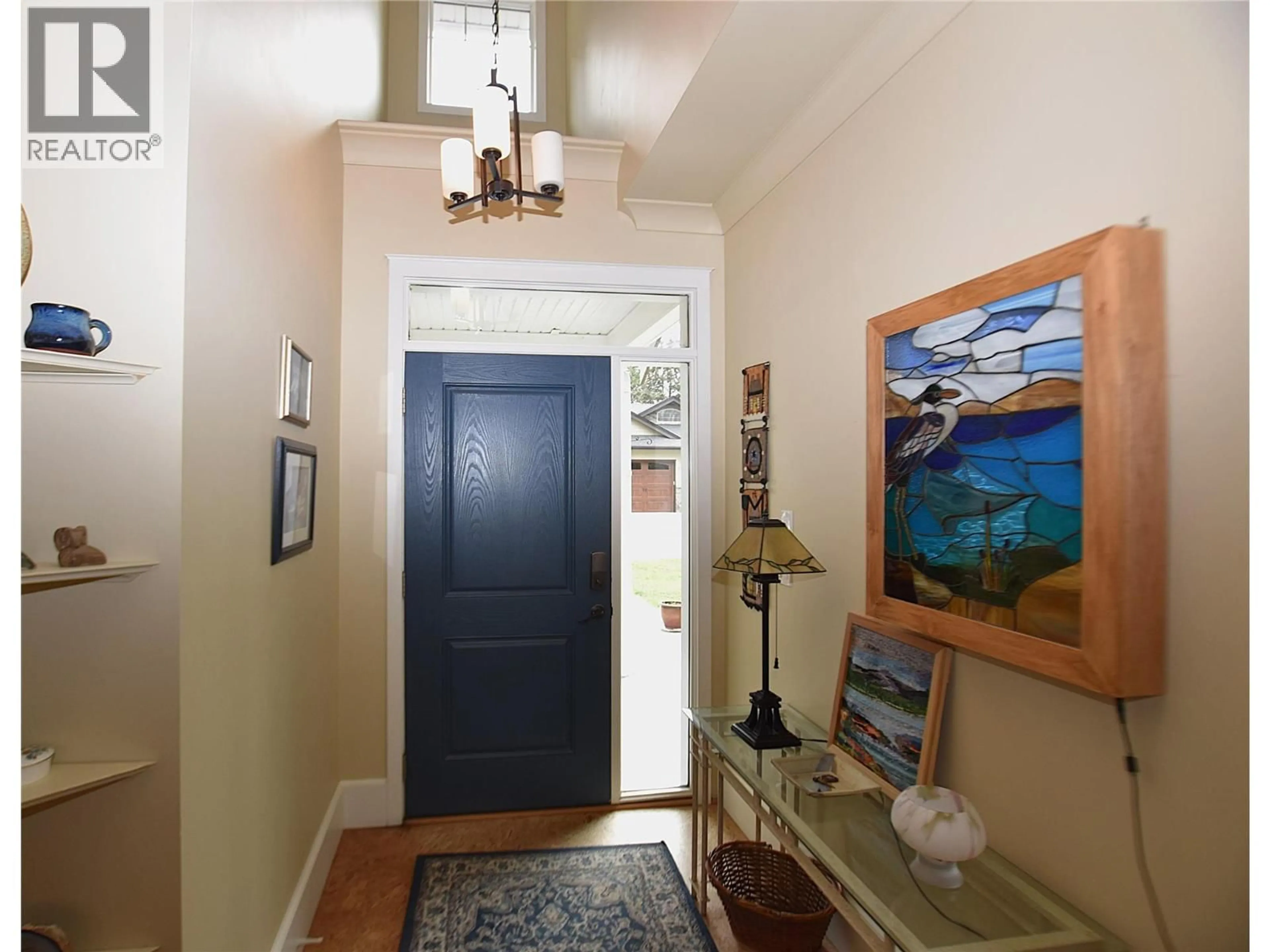 Indoor entryway for 430 HUMMINGBIRD AVENUE, Vernon British Columbia V1H2A1