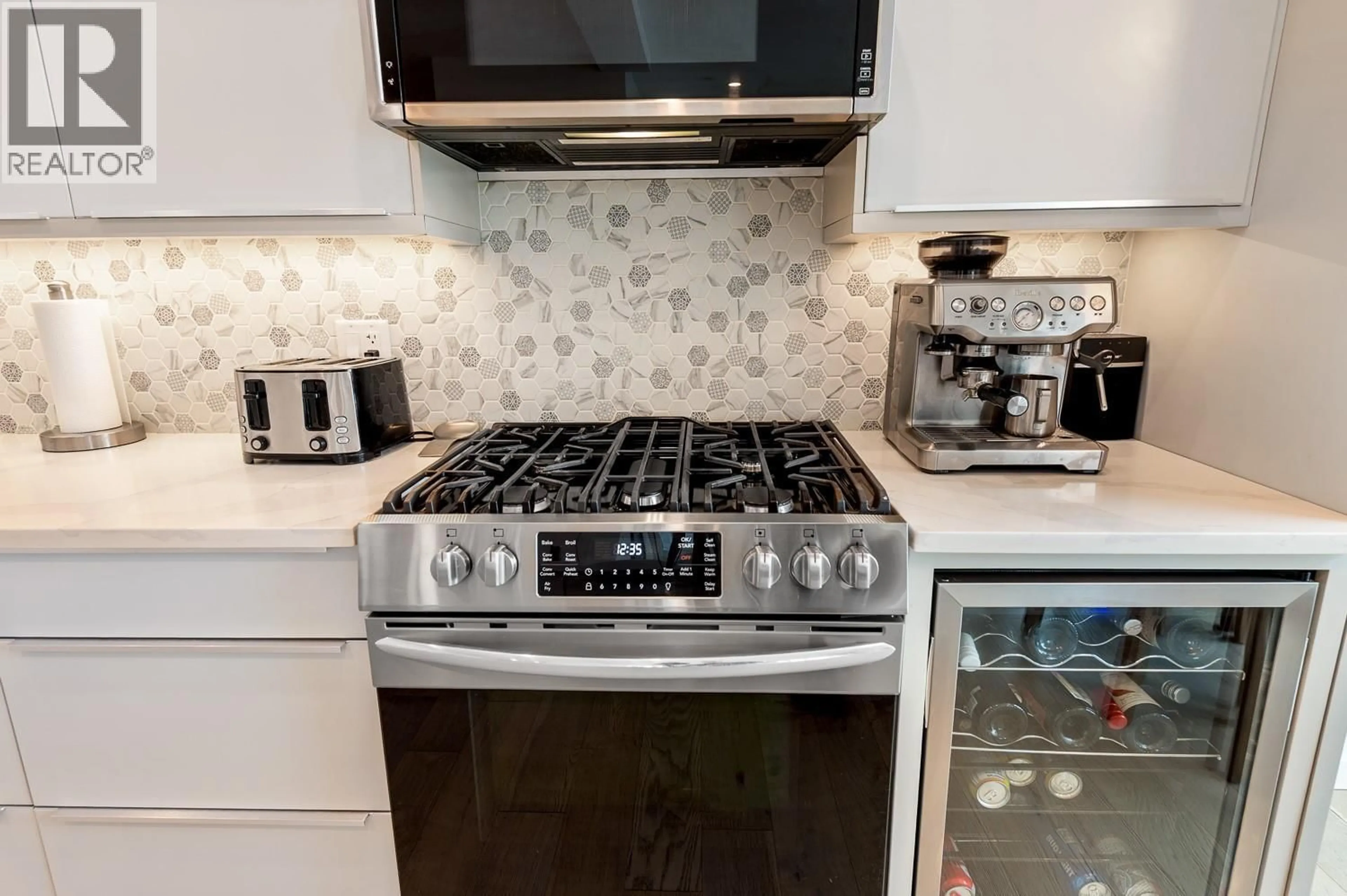 Contemporary kitchen, ceramic/tile floor for 12 - 40 KESTREL PLACE, Vernon British Columbia V1H1S6