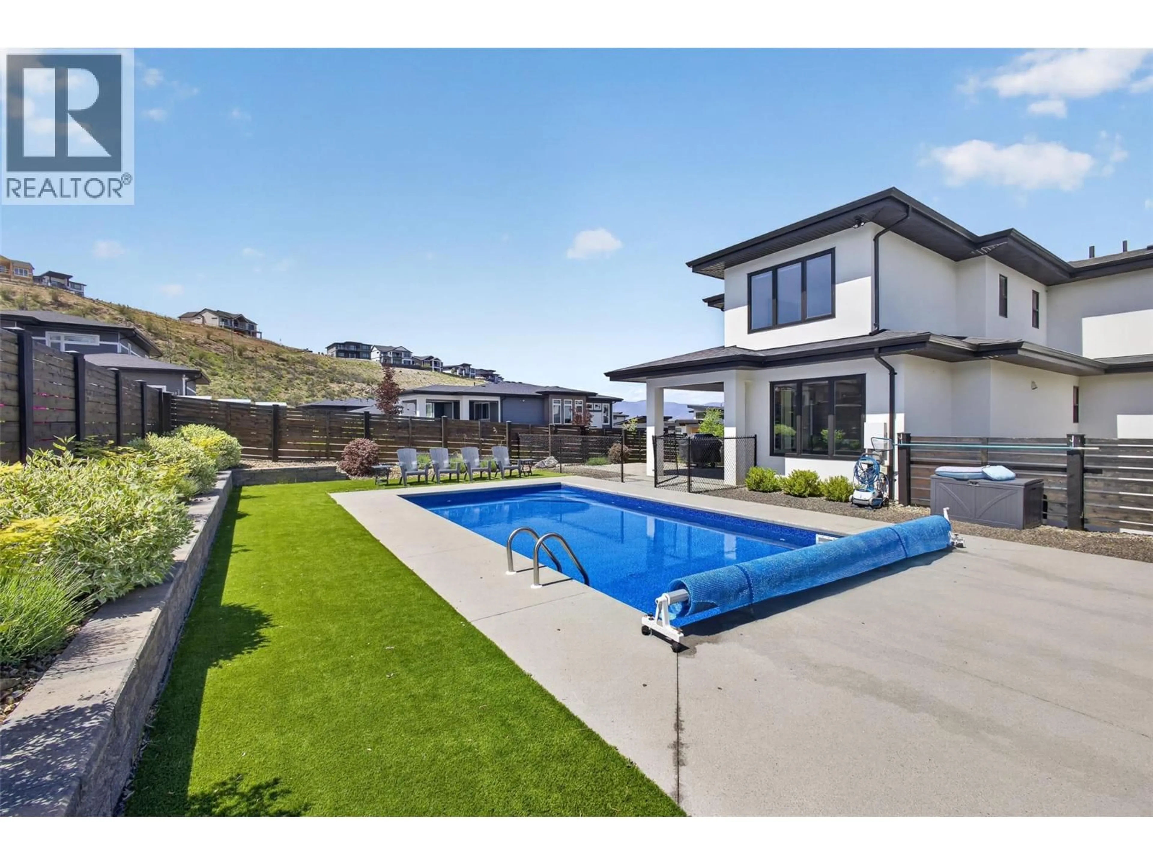 Pool for 1265 PONDS AVENUE, Kelowna British Columbia V1W5N1