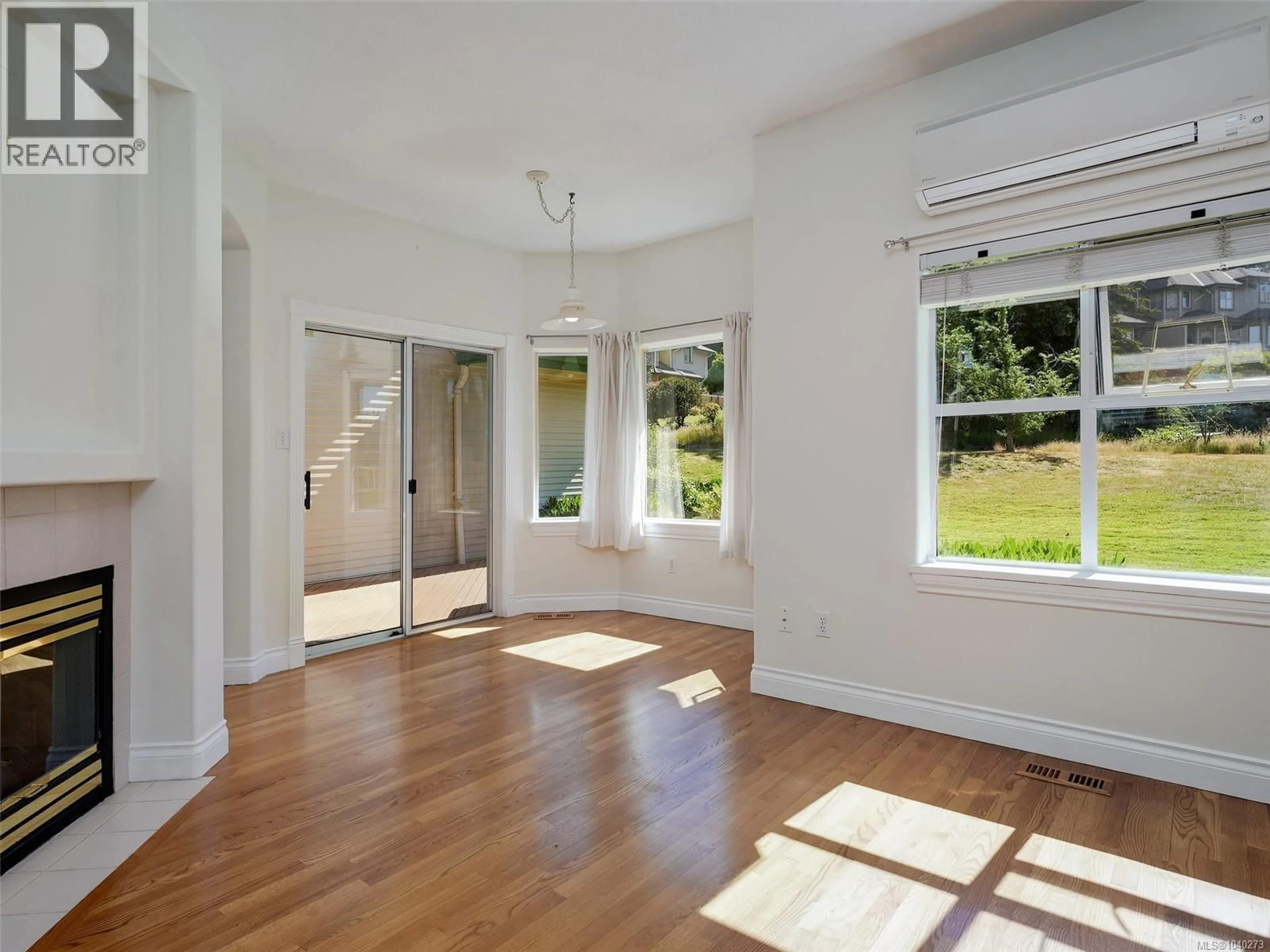Indoor entryway for 85 - 530 MARSETT PLACE, Saanich British Columbia V8Z7J2