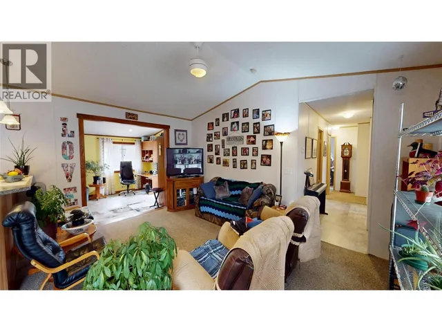 4747 WILLOW AVENUE, Canal Flats 5