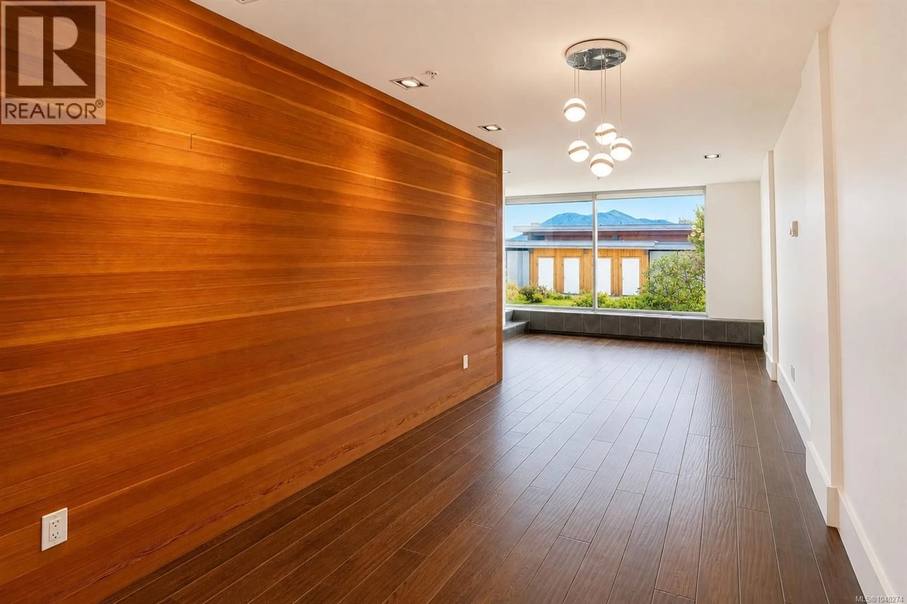 Indoor foyer for 106 - 368 MAIN STREET, Tofino British Columbia V0R2Z0